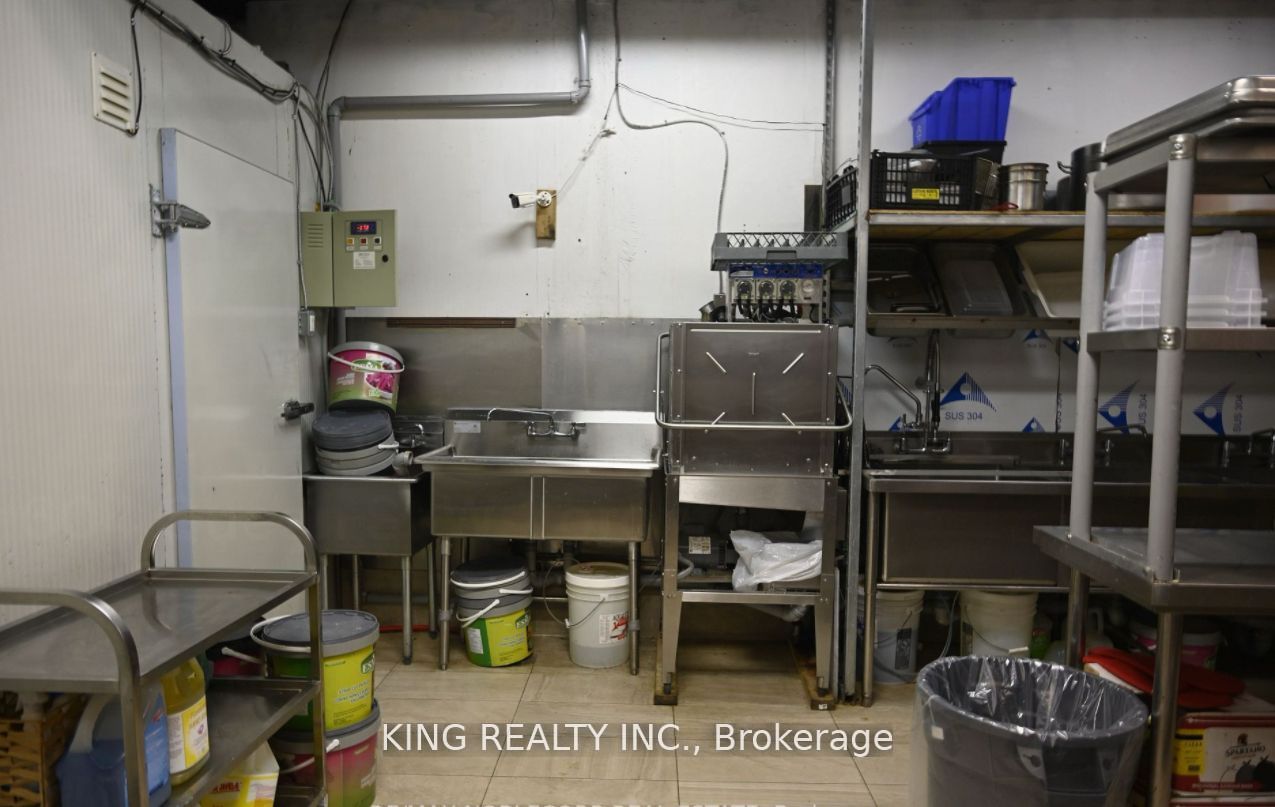 604 Queen Street Property Photo 12