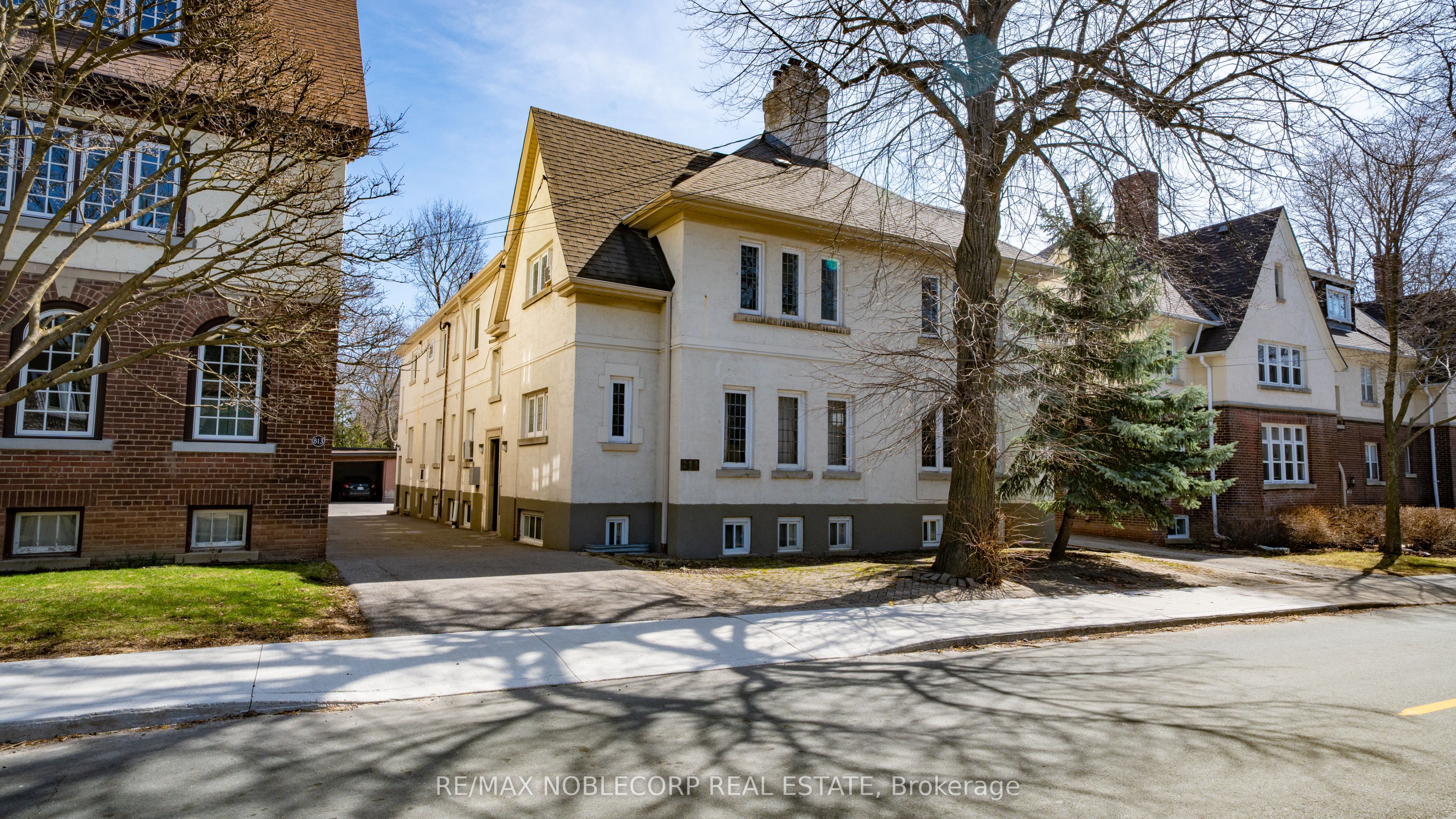 809-811 Duplex Avenue Property Photo 1