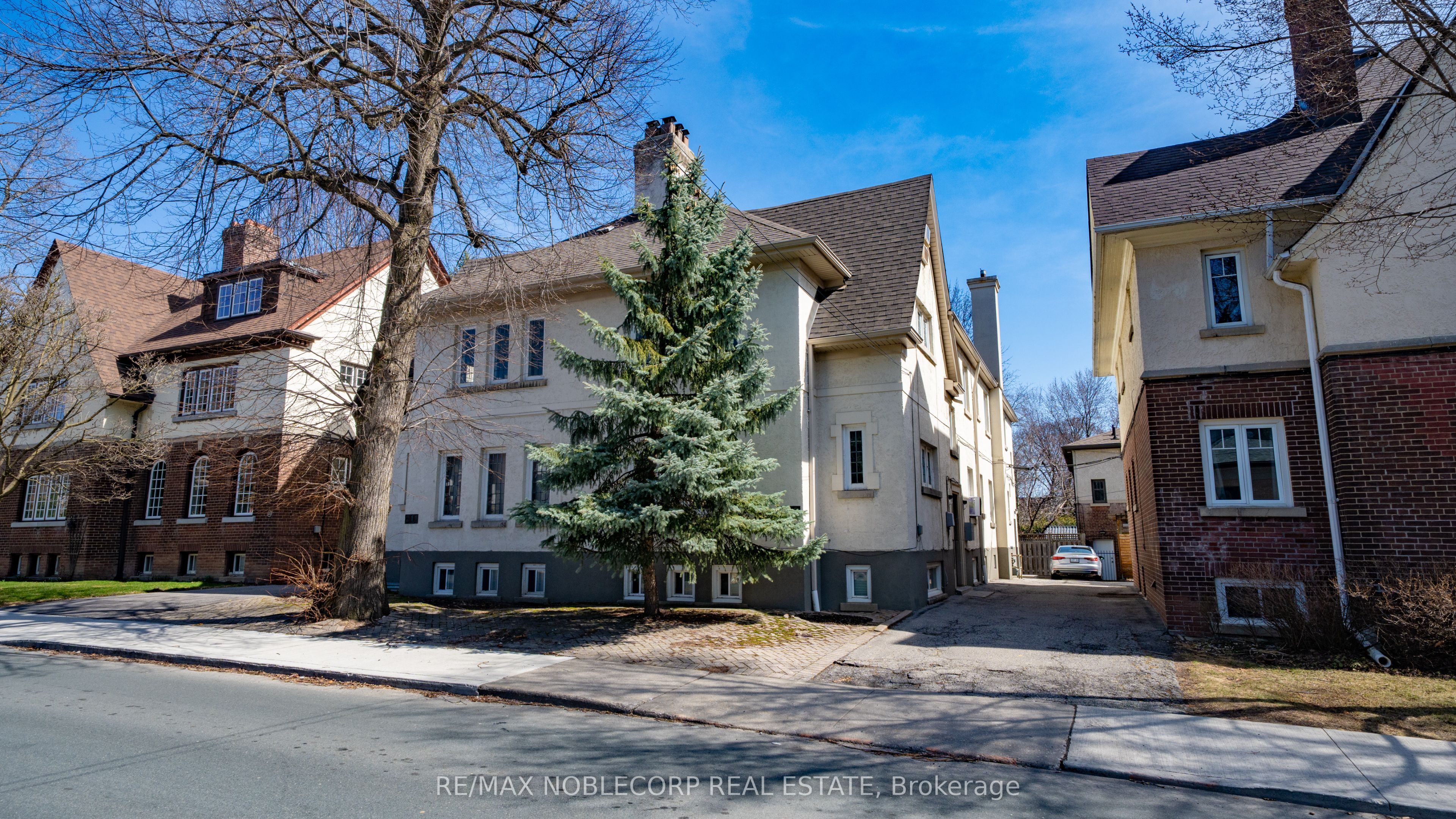 809-811 Duplex Avenue Property Photo 2