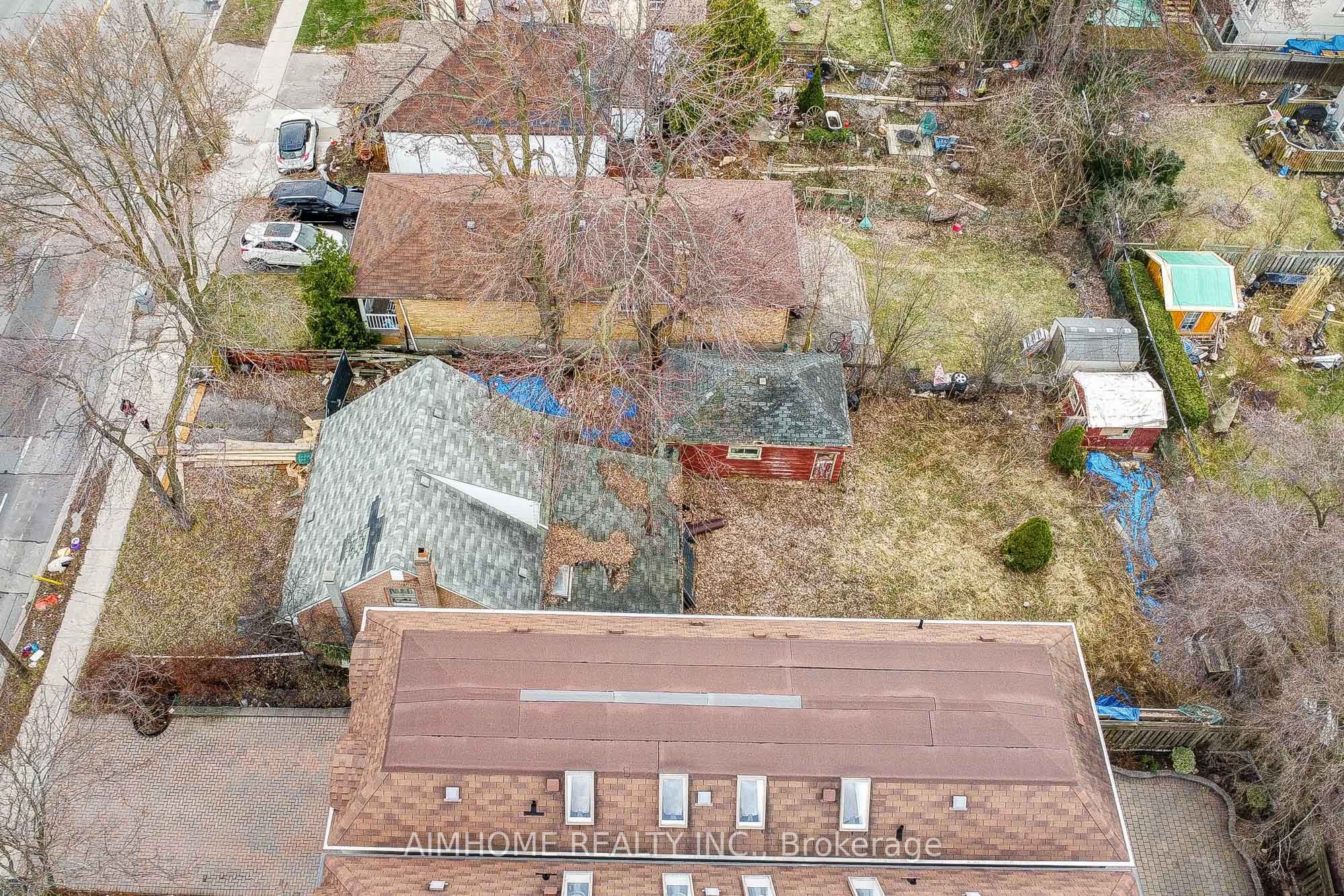192a-192b Finch Avenue Property Photo 15