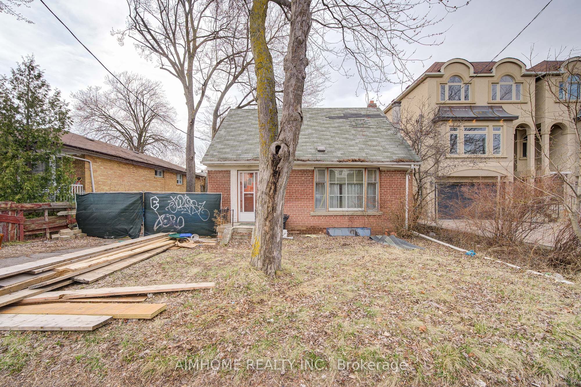 192a-192b Finch Avenue Property Photo 19