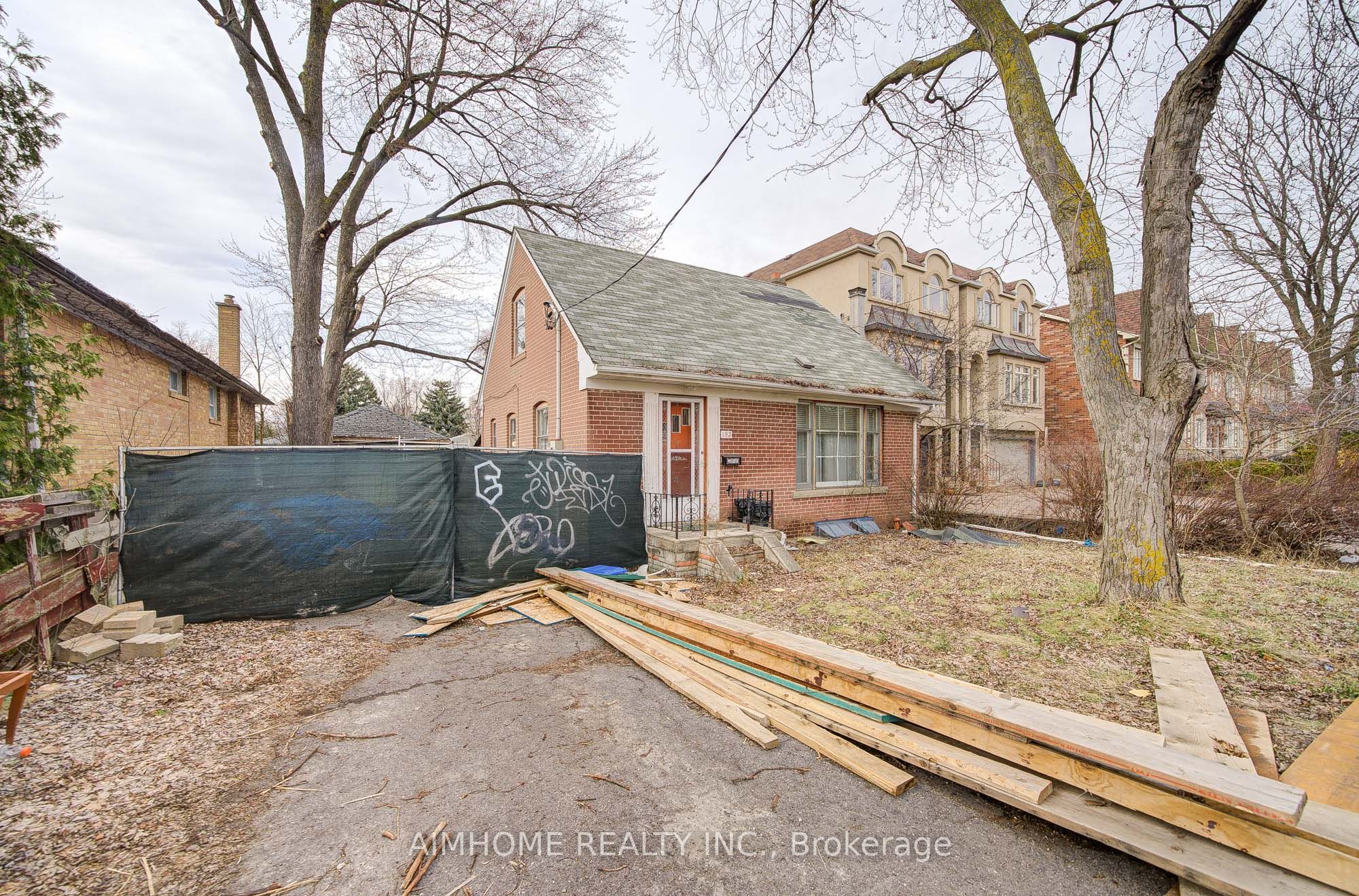 192a-192b Finch Avenue Property Photo 20