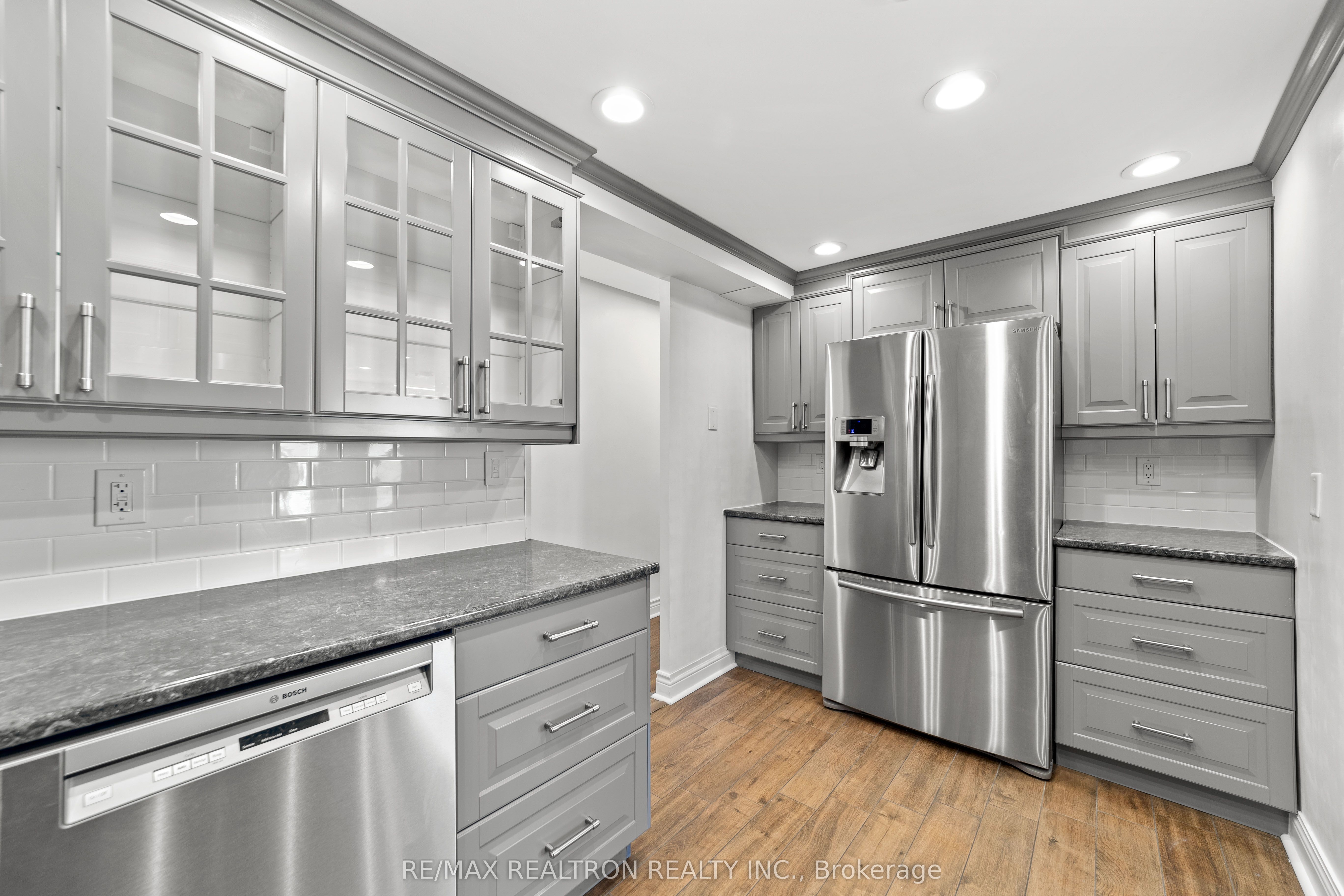 130 Neptune Drive 702 Property Photo 1