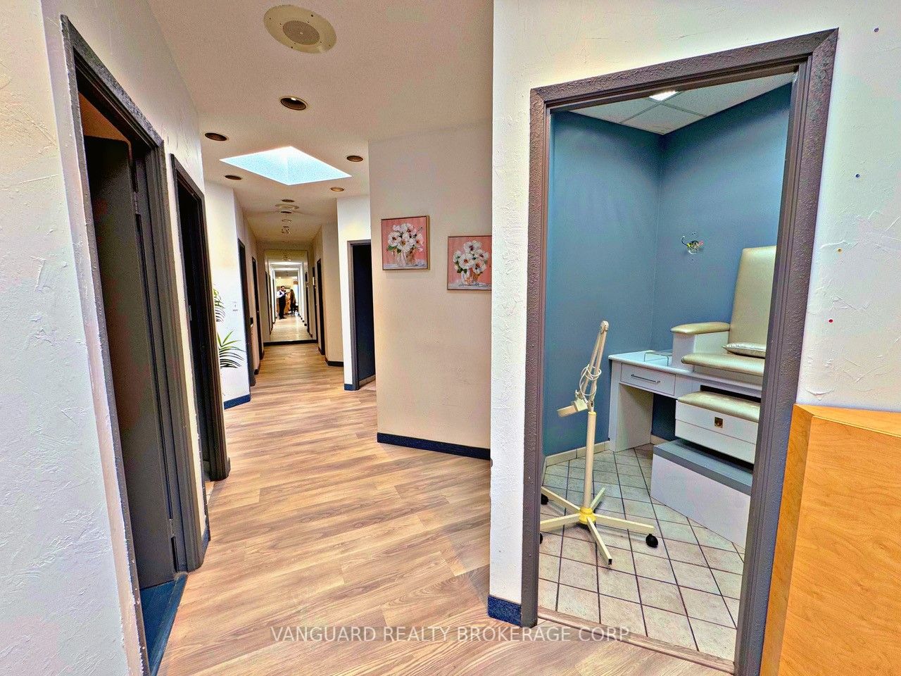 #2nd Floor - 1106 Eglinton Avenue Property Photo 10