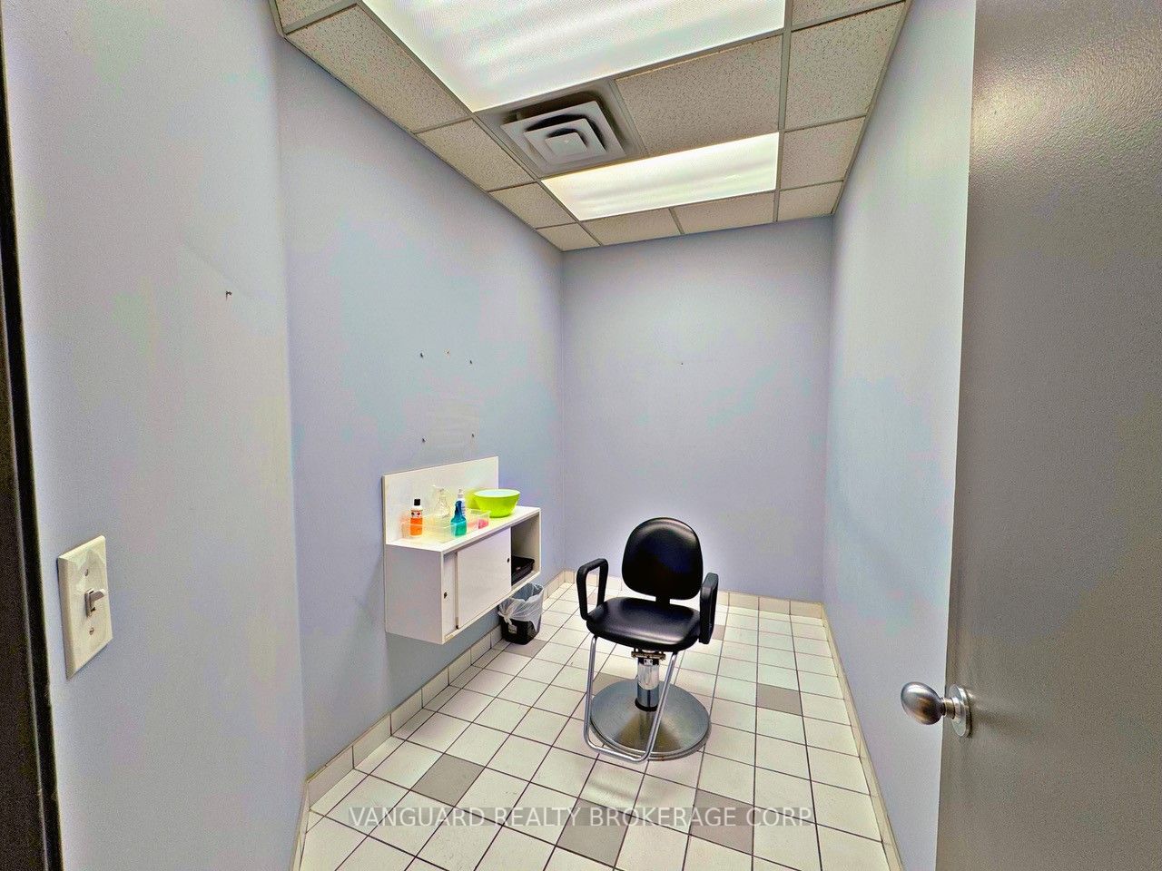 #2nd Floor - 1106 Eglinton Avenue Property Photo 14