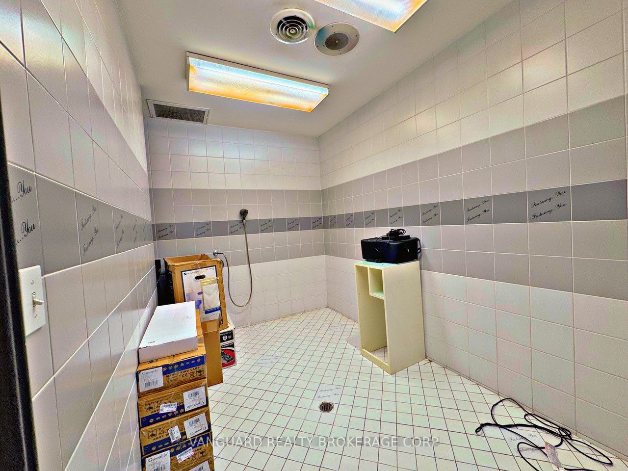 #2nd Floor - 1106 Eglinton Avenue Property Photo 17