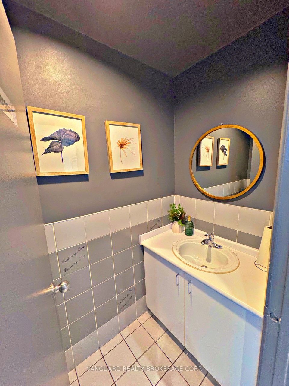 #2nd Floor - 1106 Eglinton Avenue Property Photo 20