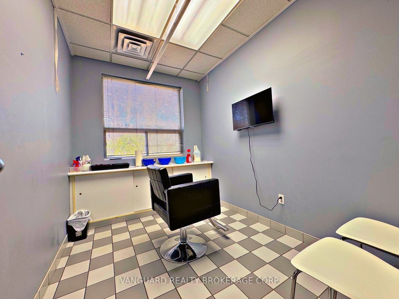 #2nd Floor - 1106 Eglinton Avenue Property Photo 21