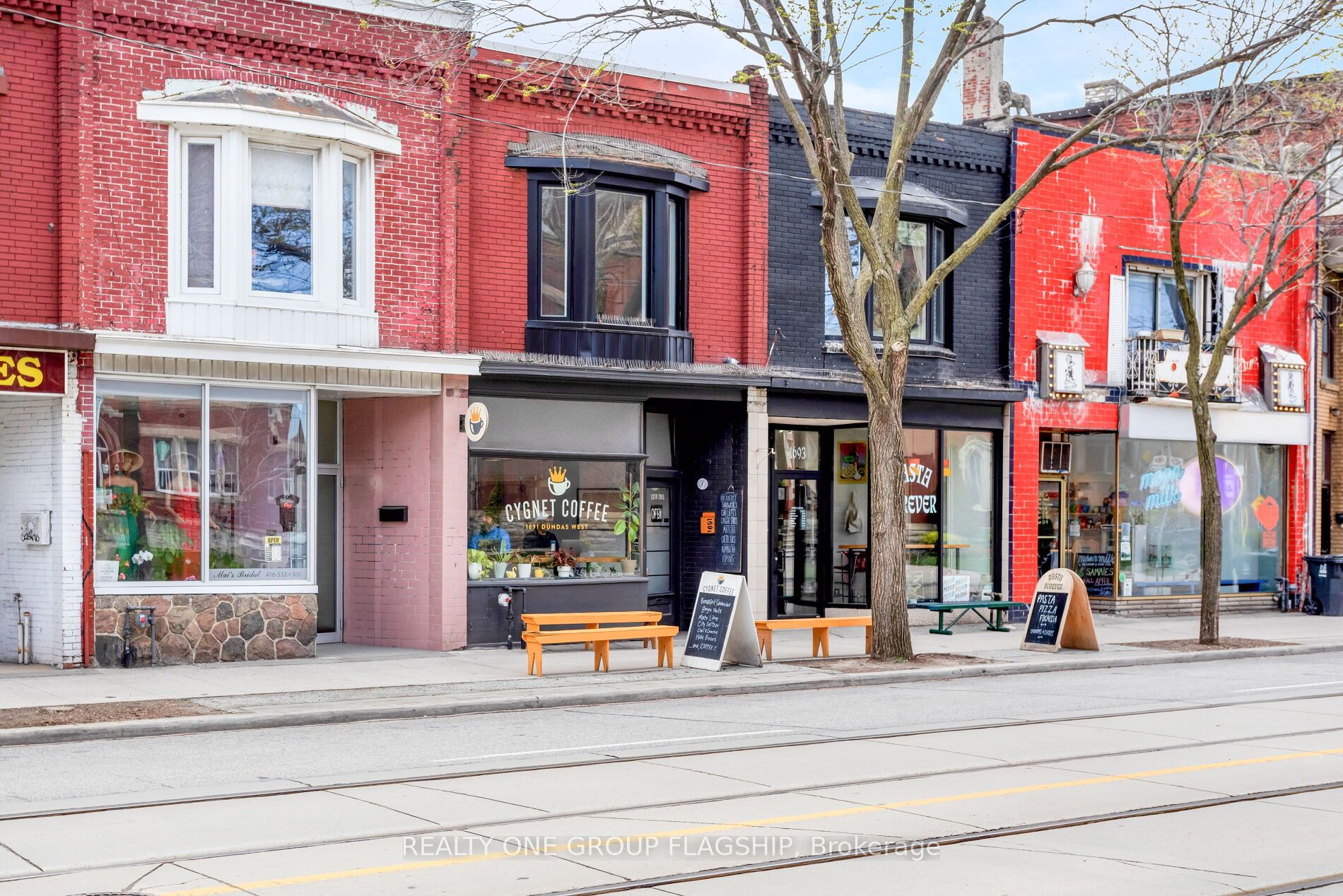 1691 Dundas Street Property Photo 2