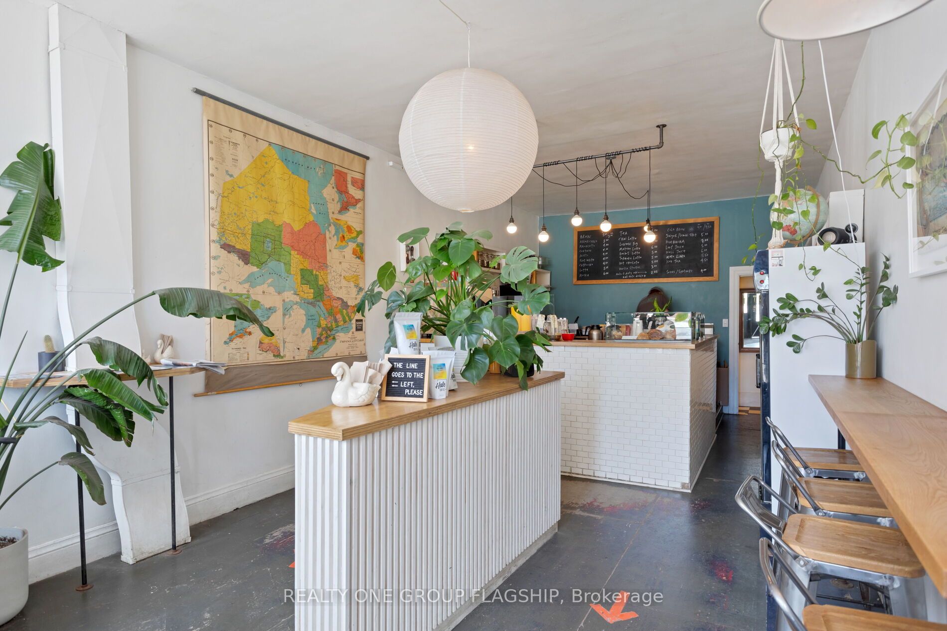 1691 Dundas Street Property Photo 4