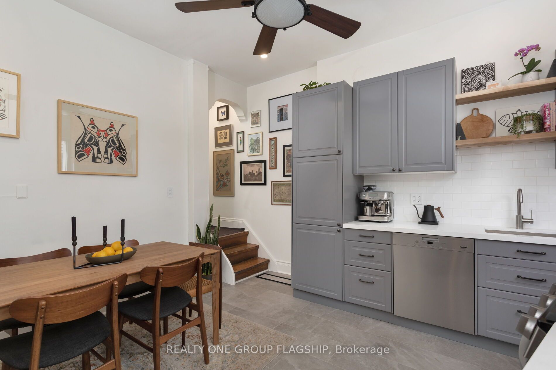 1691 Dundas Street Property Photo 10