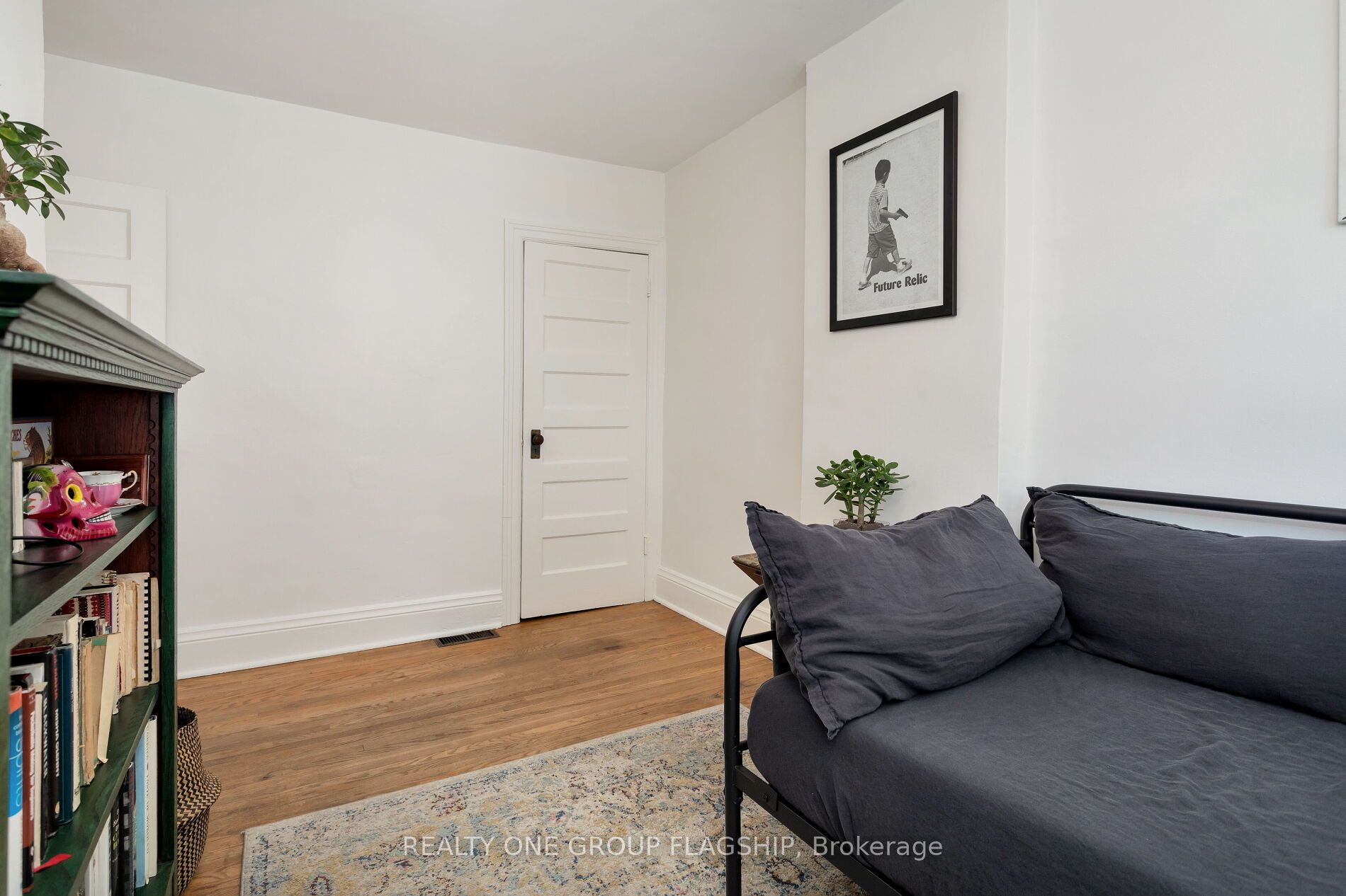 1691 Dundas Street Property Photo 27