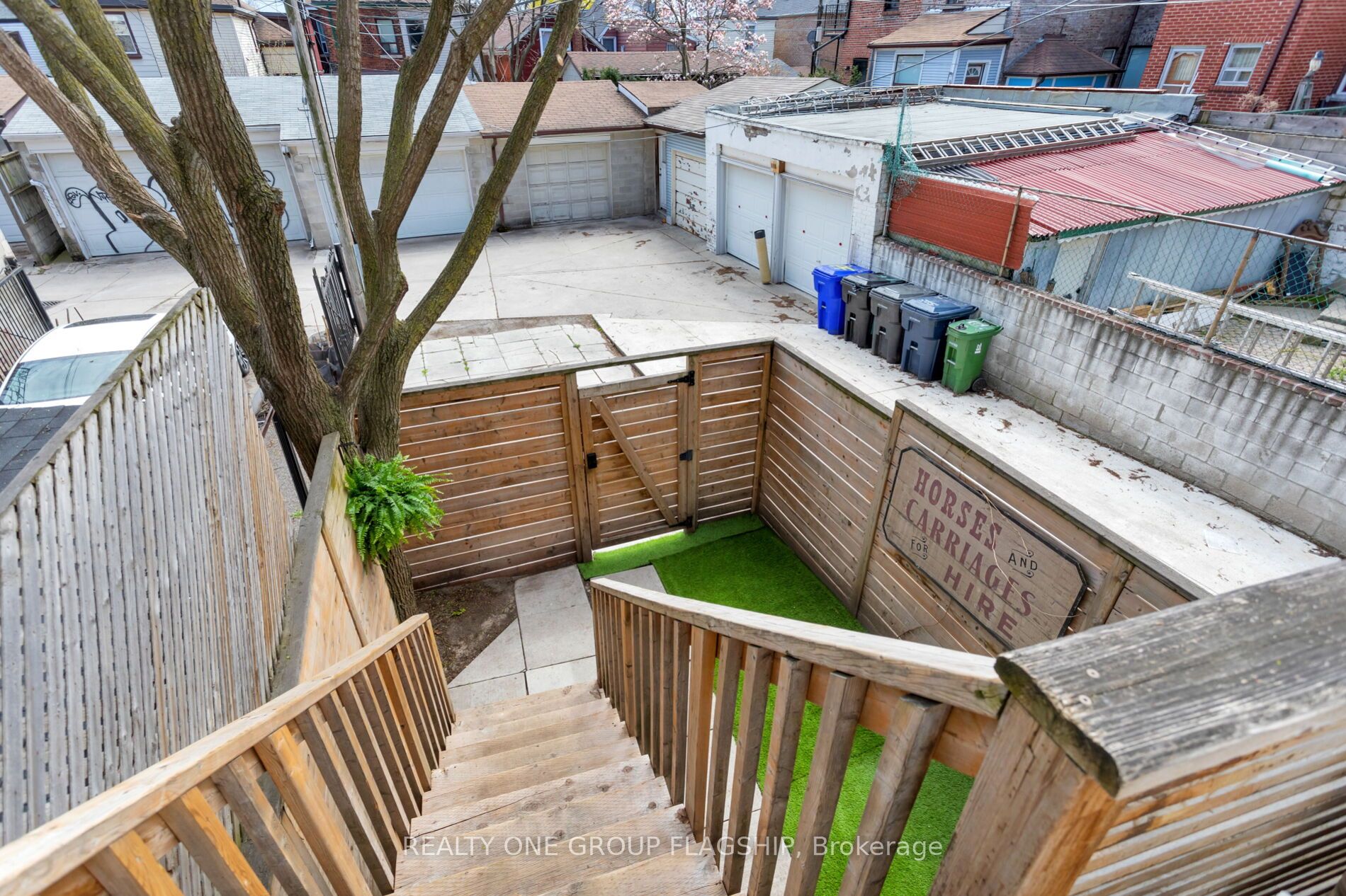1691 Dundas Street Property Photo 32