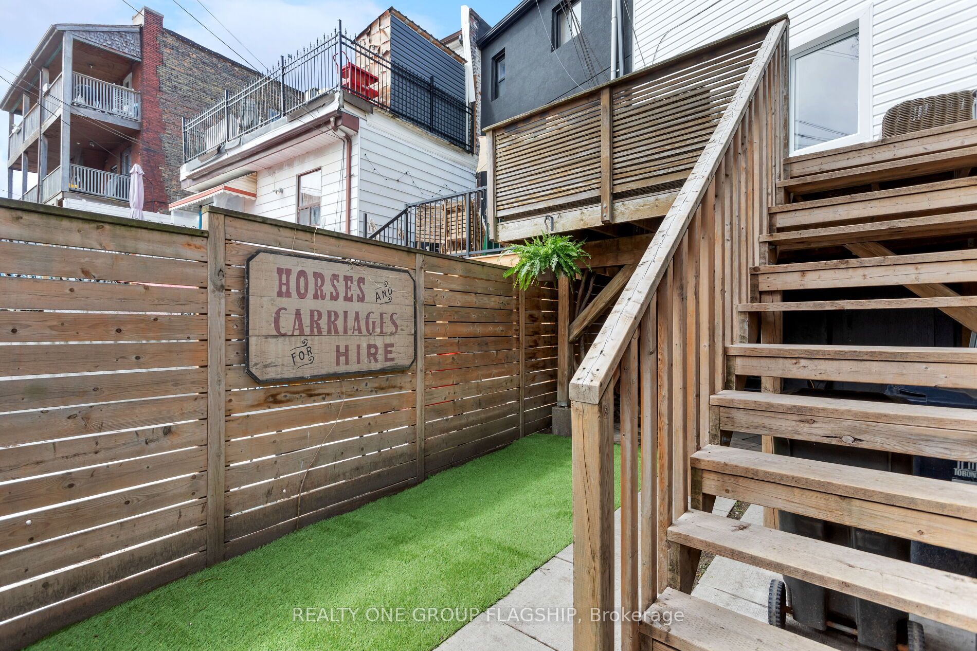 1691 Dundas Street Property Photo 33