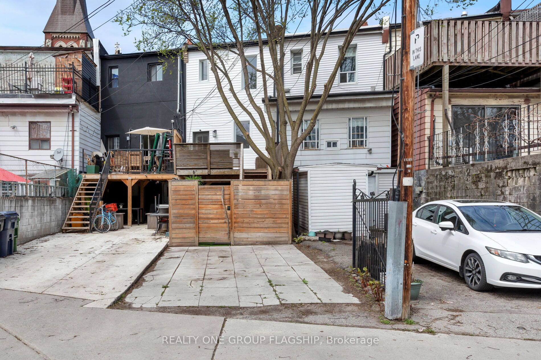 1691 Dundas Street Property Photo 36