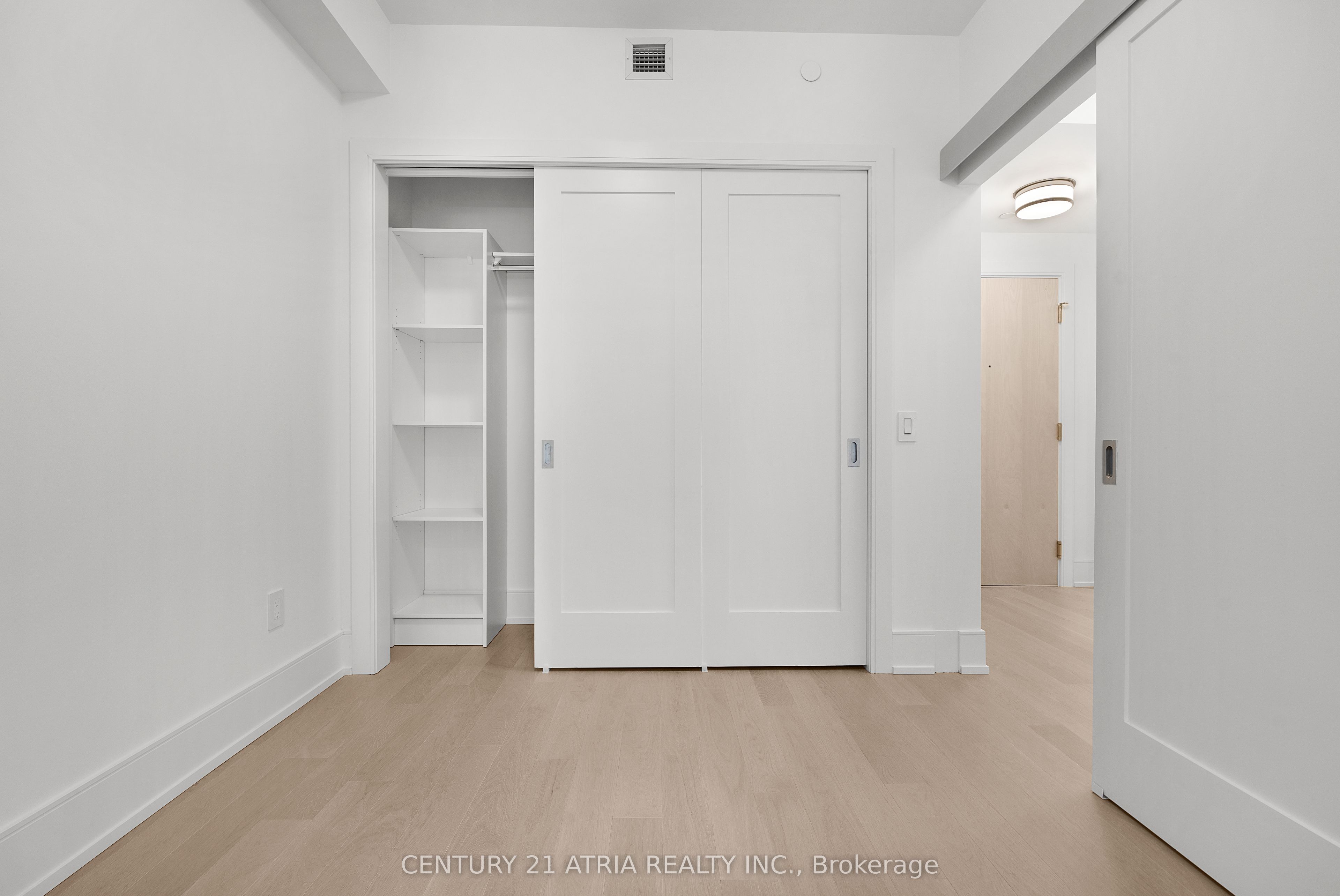 #426 - 155 Merchants' Wharf Property Photo 8