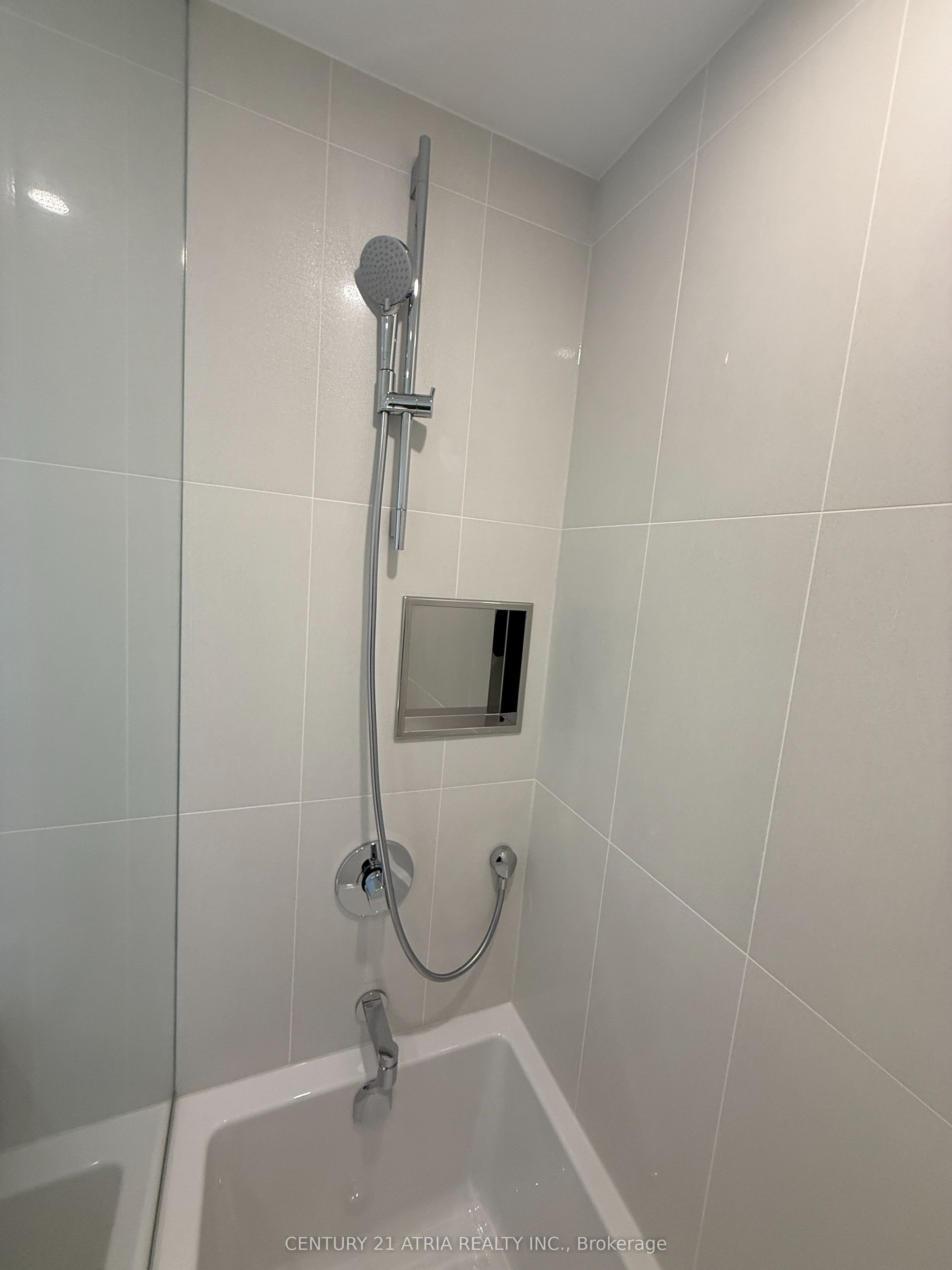 #426 - 155 Merchants' Wharf Property Photo 23