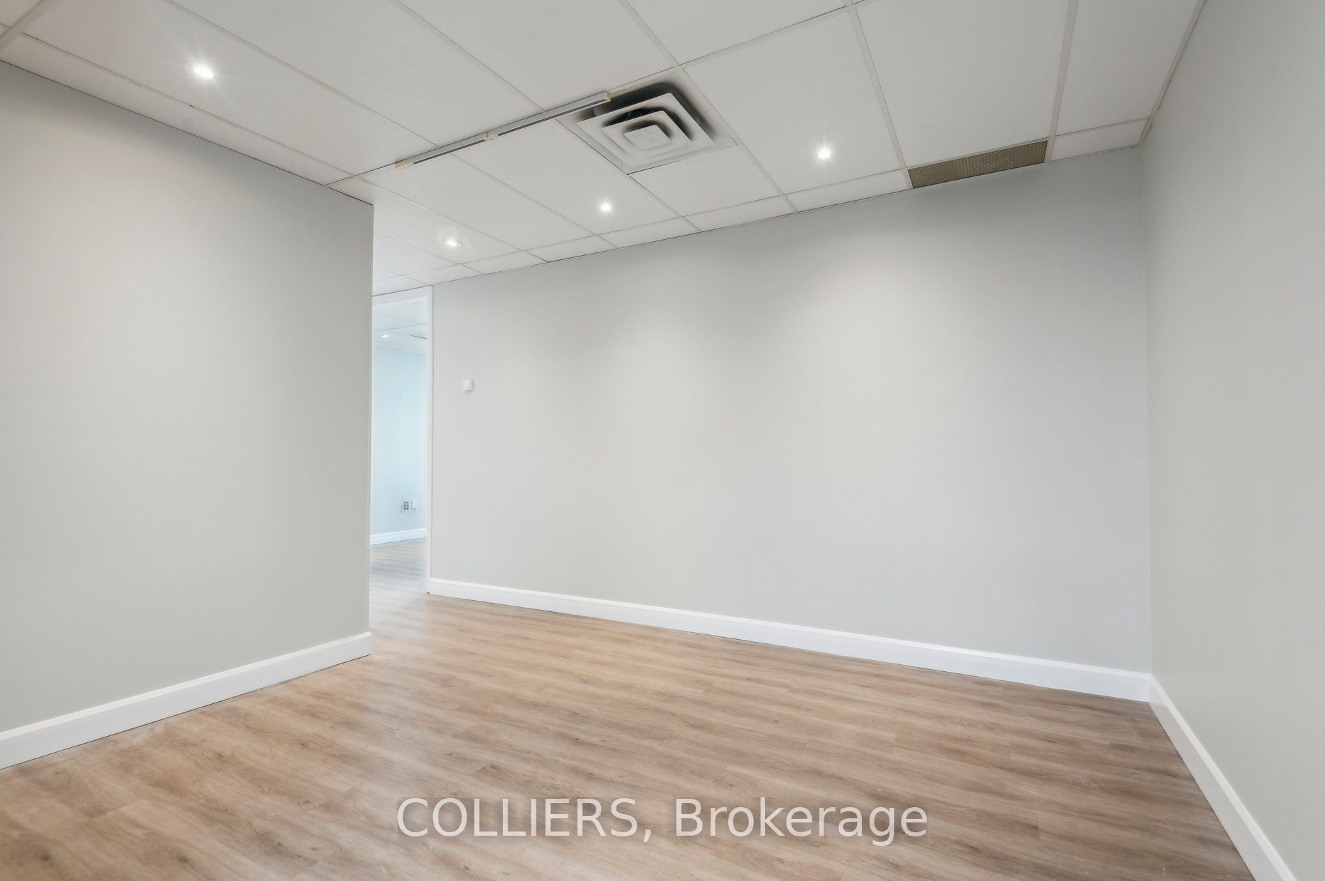 #638 - 121 Richmond Street Property Photo 6