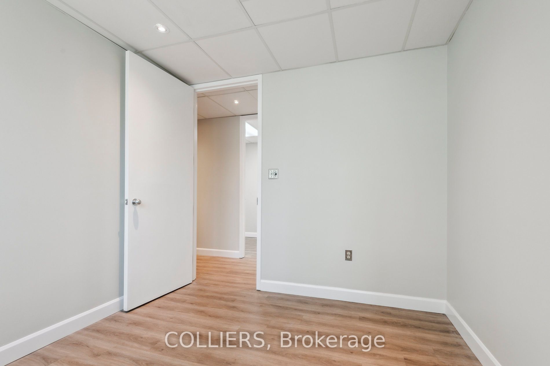 #638 - 121 Richmond Street Property Photo 9