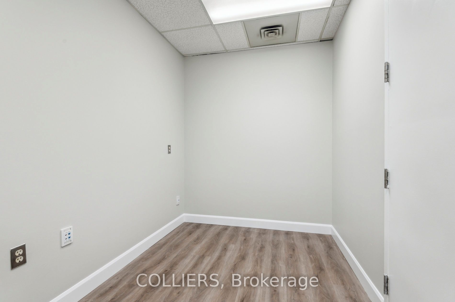 #638 - 121 Richmond Street Property Photo 11