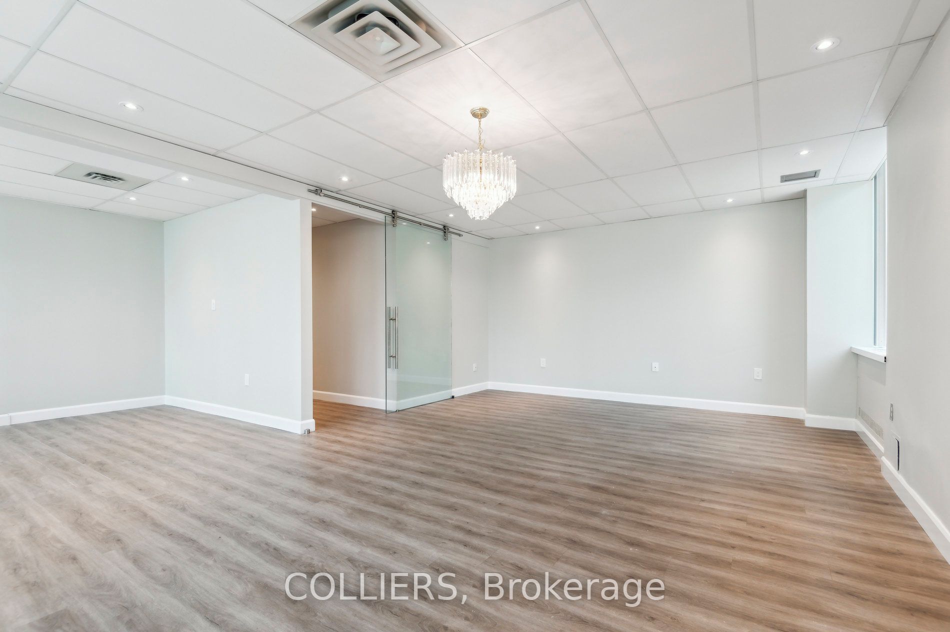 #638 - 121 Richmond Street Property Photo 17