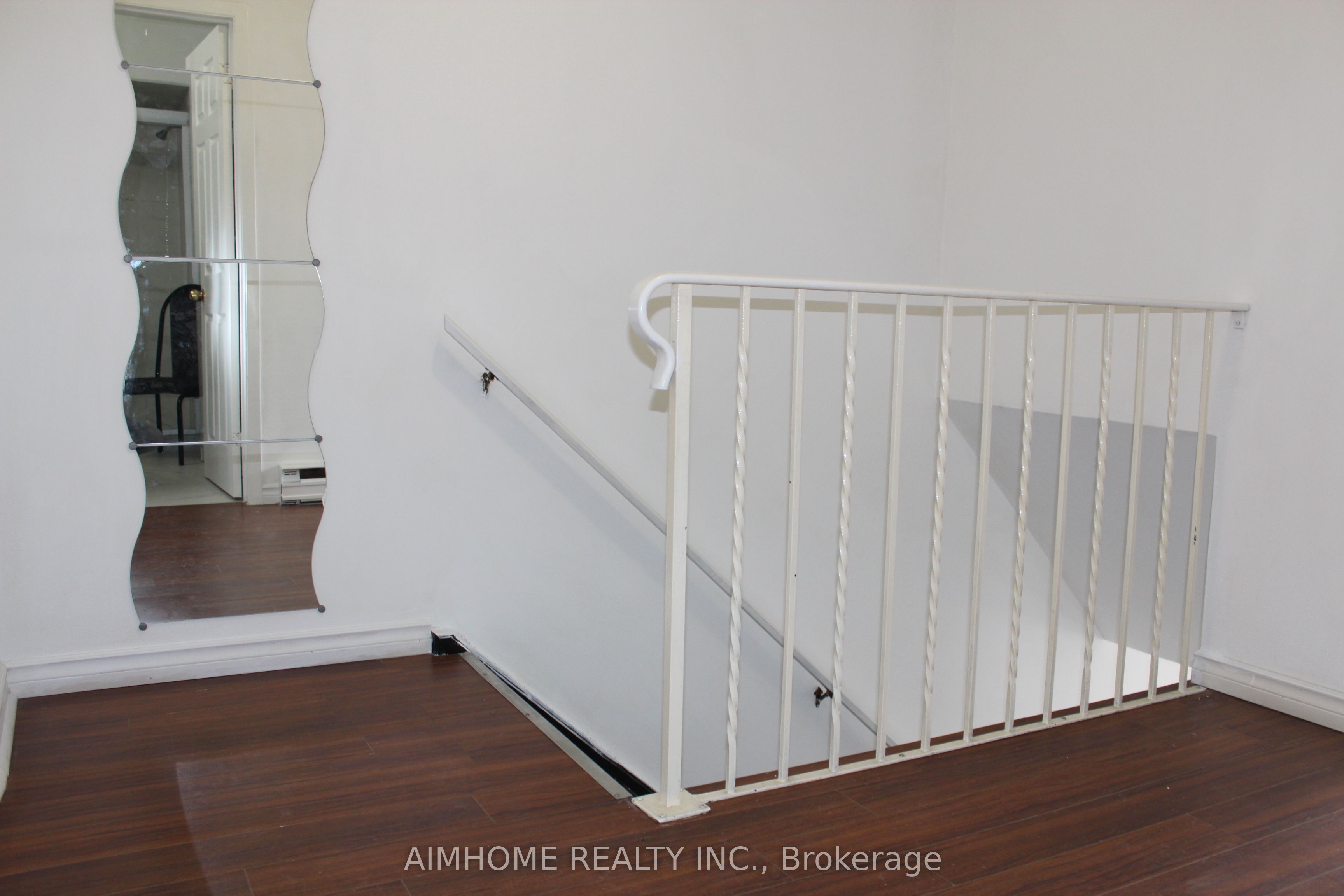 1483 Eglinton Avenue W Apt 1 Property Photo 7