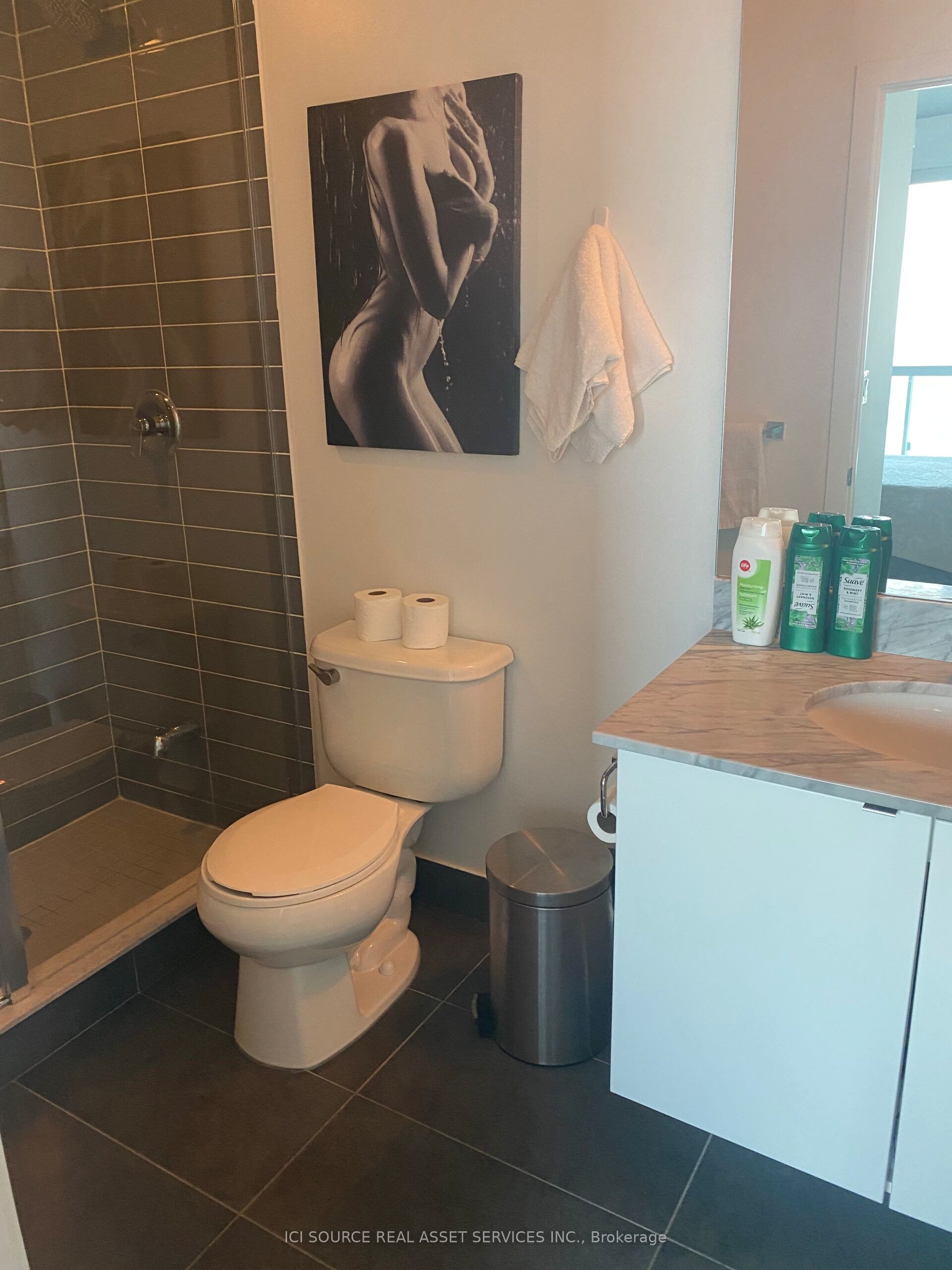 150 East Liberty Street 2105 Property Photo 14