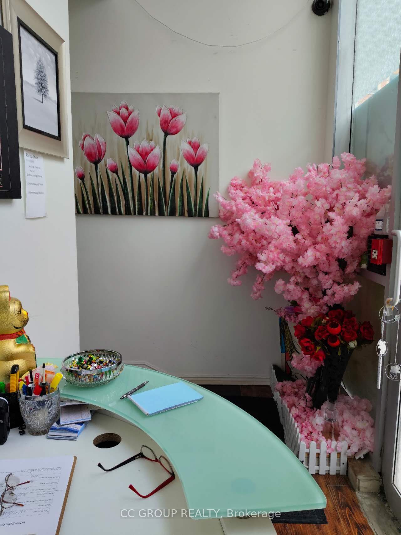 90 Holly Street Property Photo 4