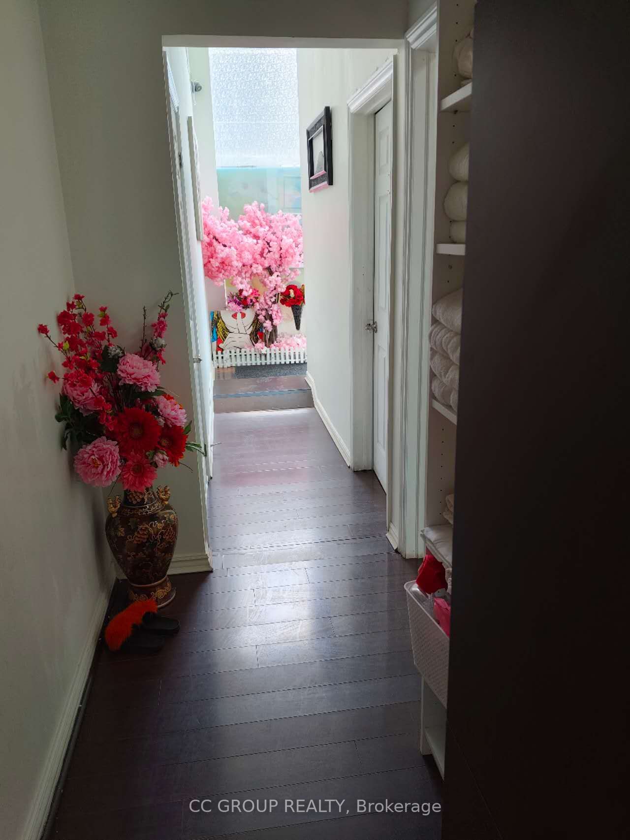90 Holly Street Property Photo 5