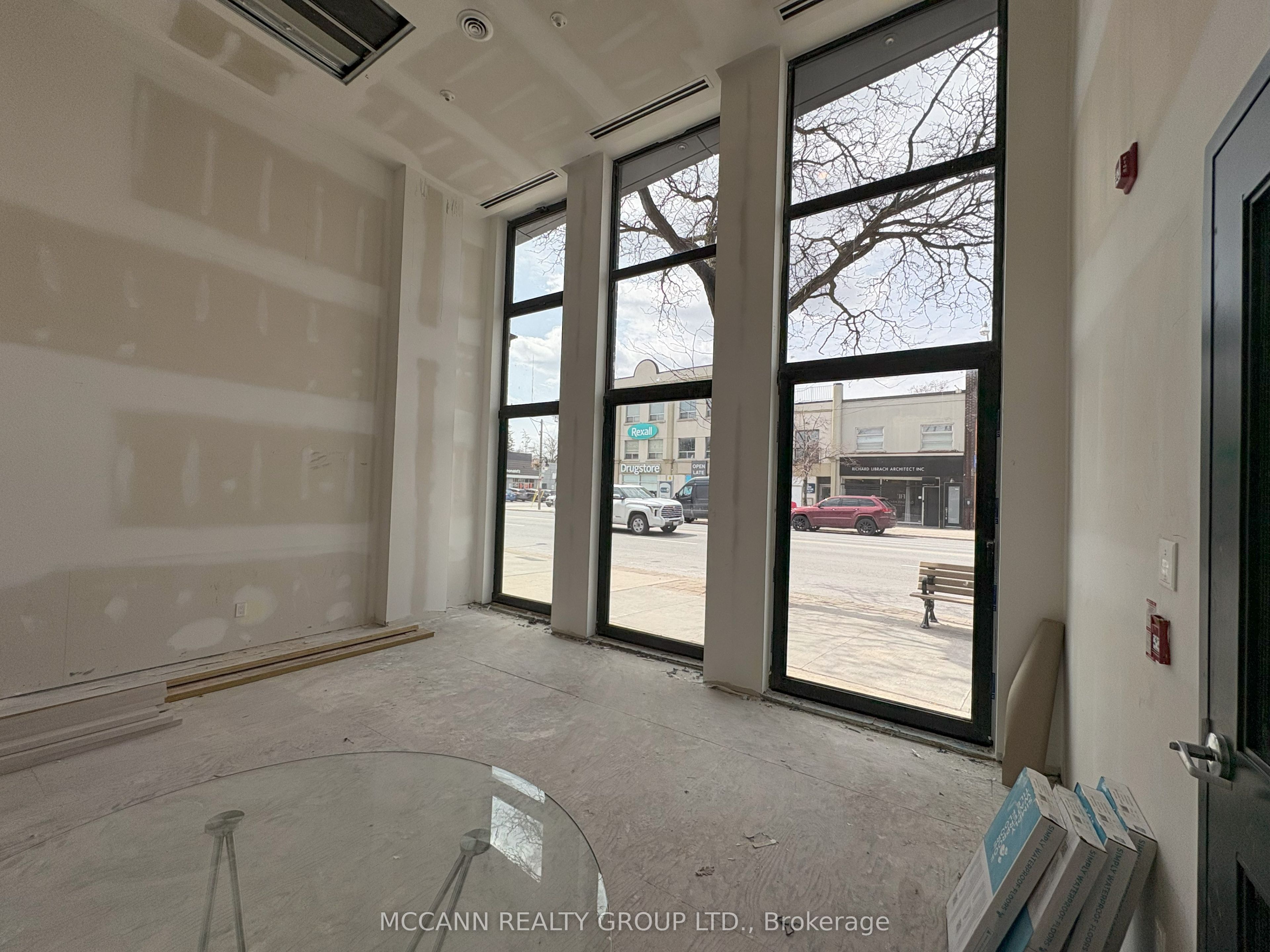 #2 - 3429 Yonge Street Property Photo 4