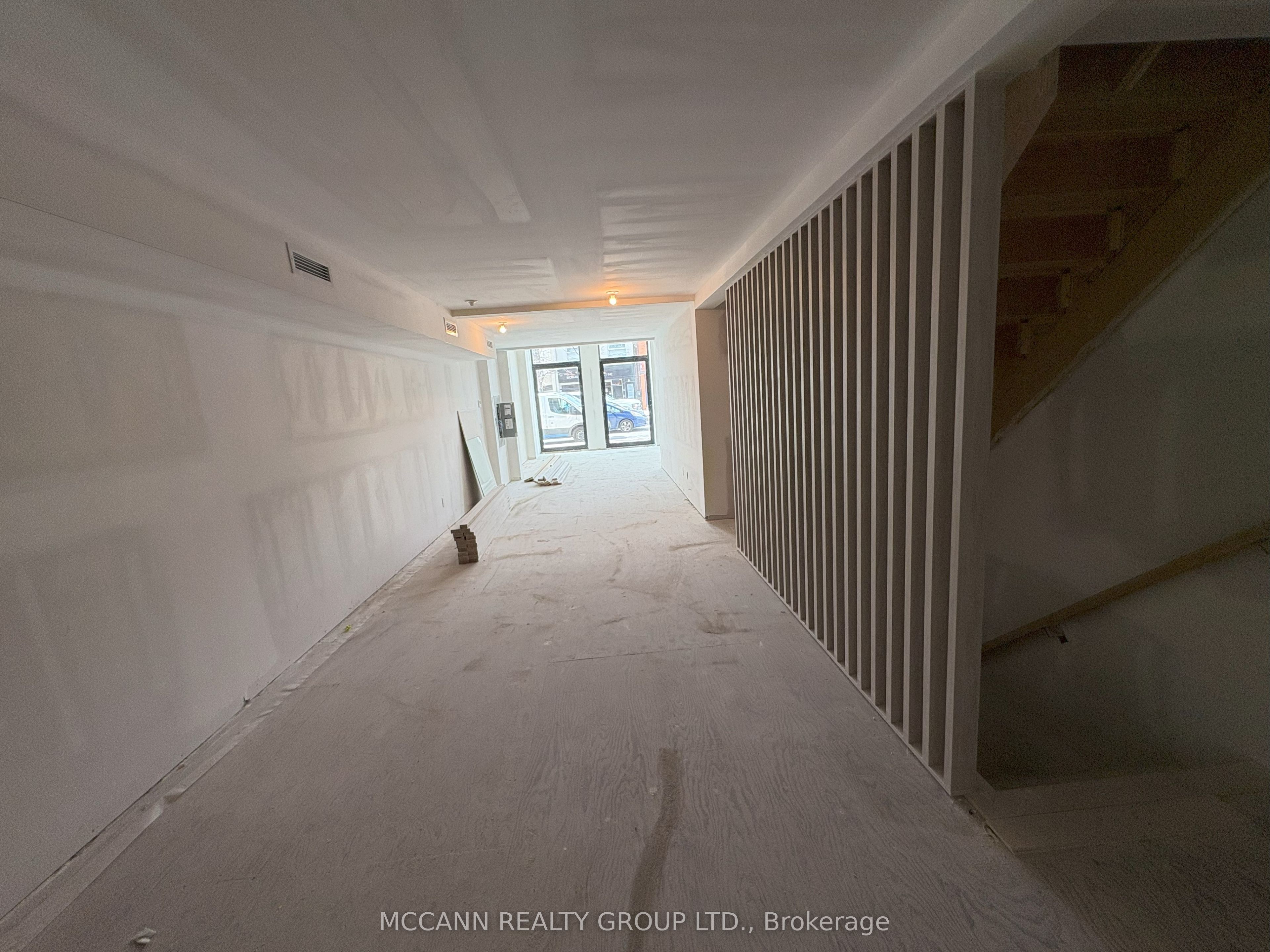 #2 - 3429 Yonge Street Property Photo 7