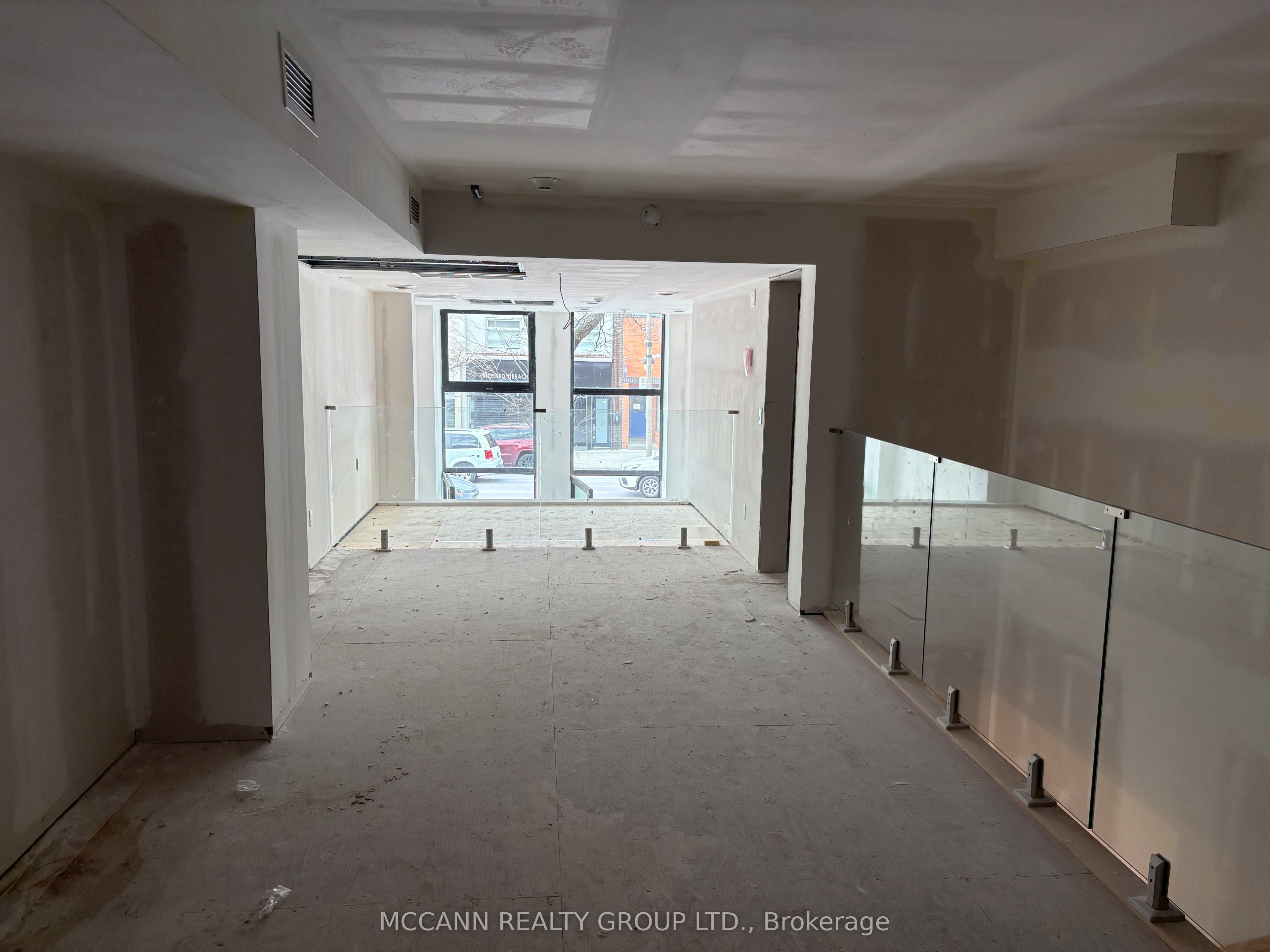 #2 - 3429 Yonge Street Property Photo 8