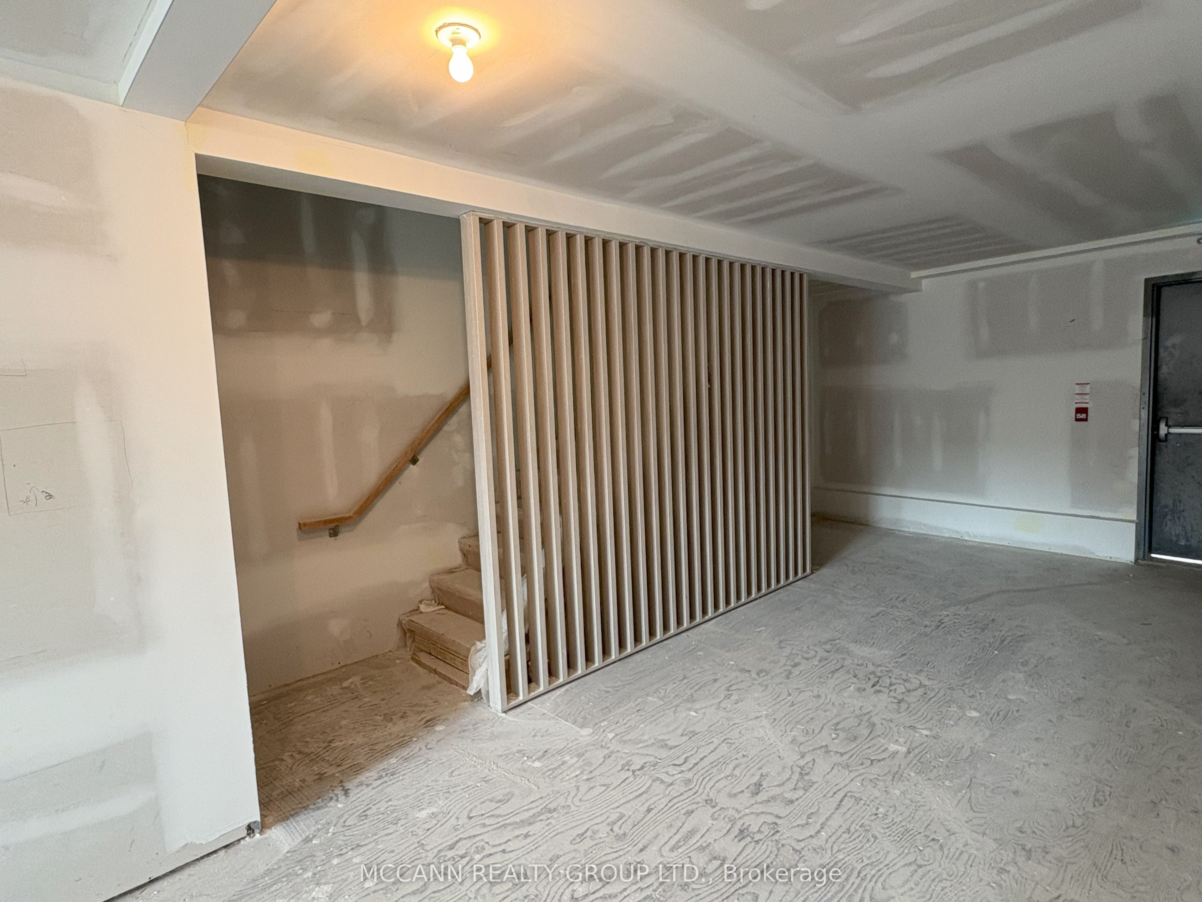 #2 - 3429 Yonge Street Property Photo 10