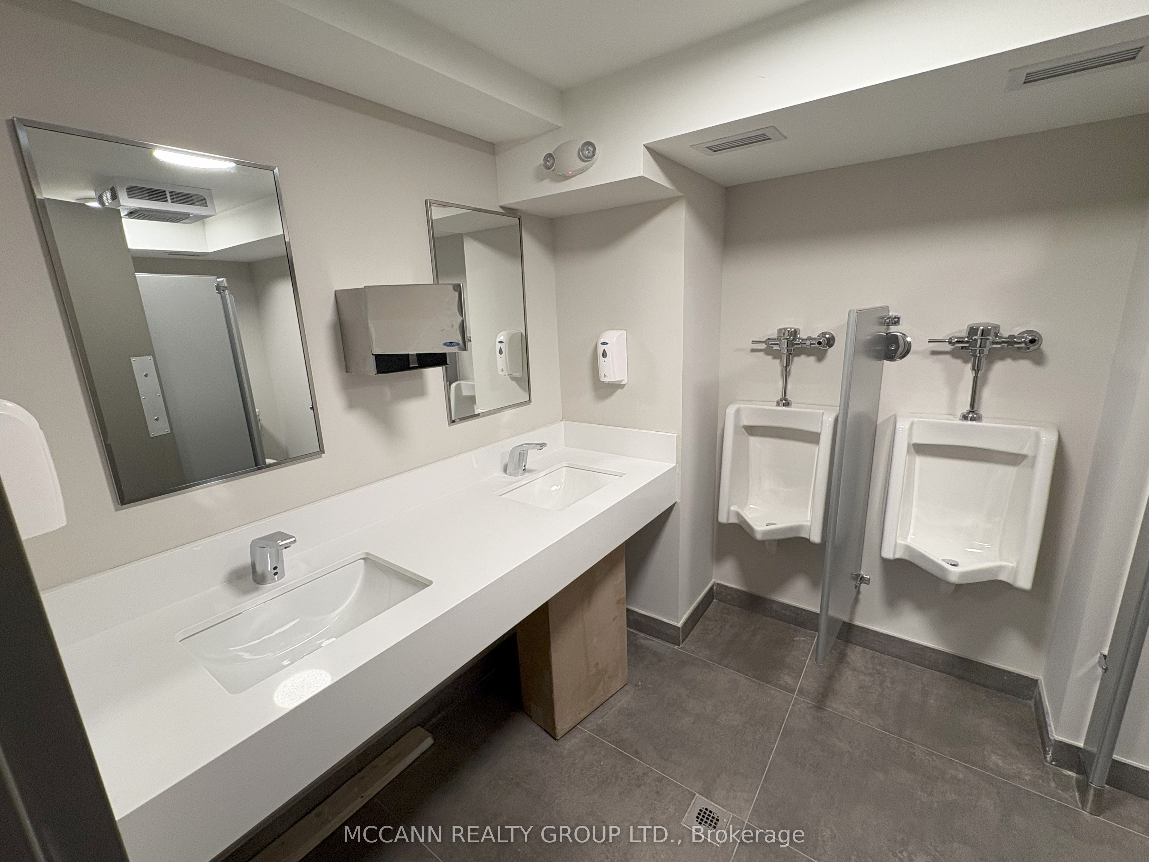 #2 - 3429 Yonge Street Property Photo 12
