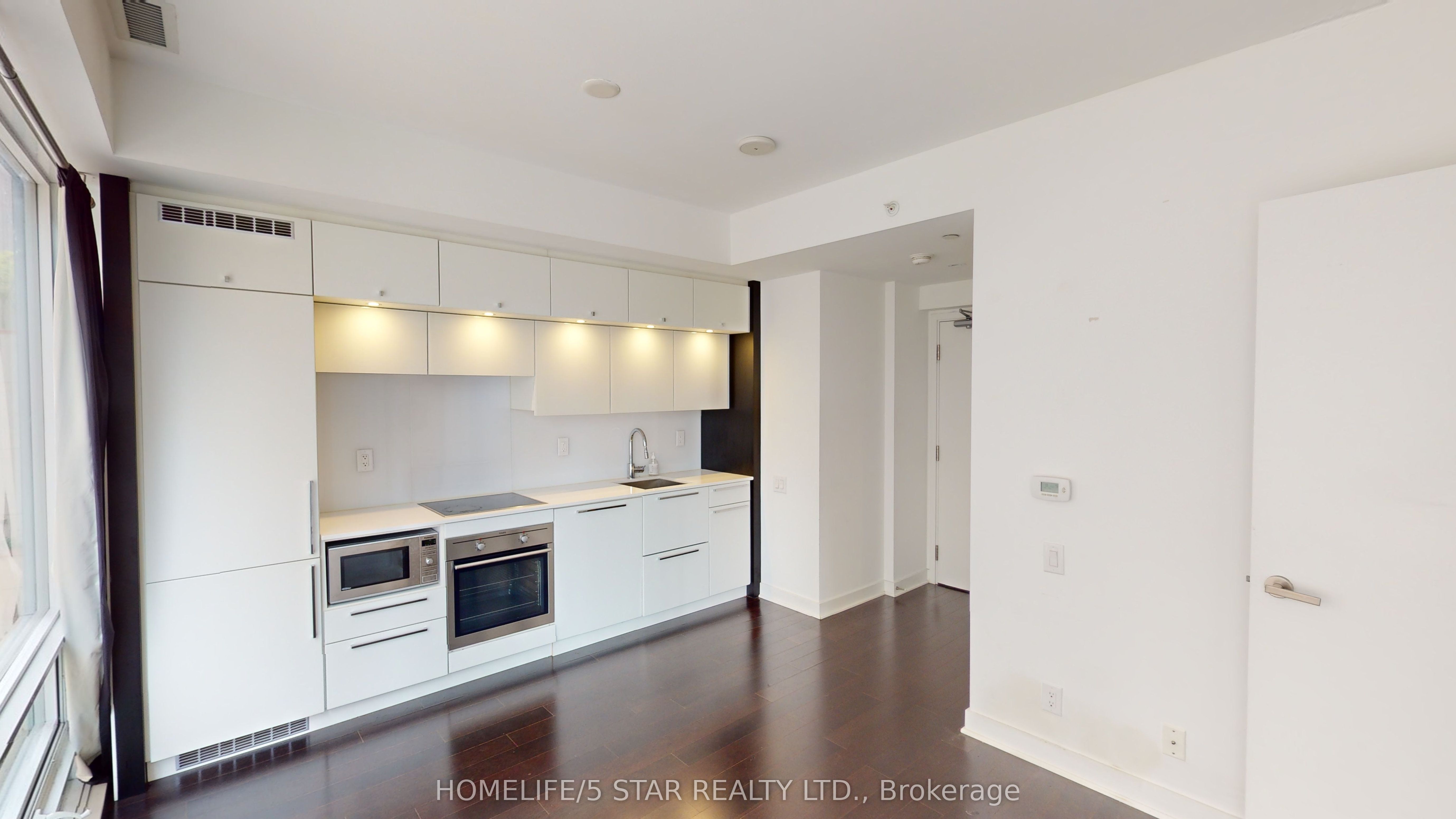 #unit 1204 - 15 Grenville Street Property Photo 3