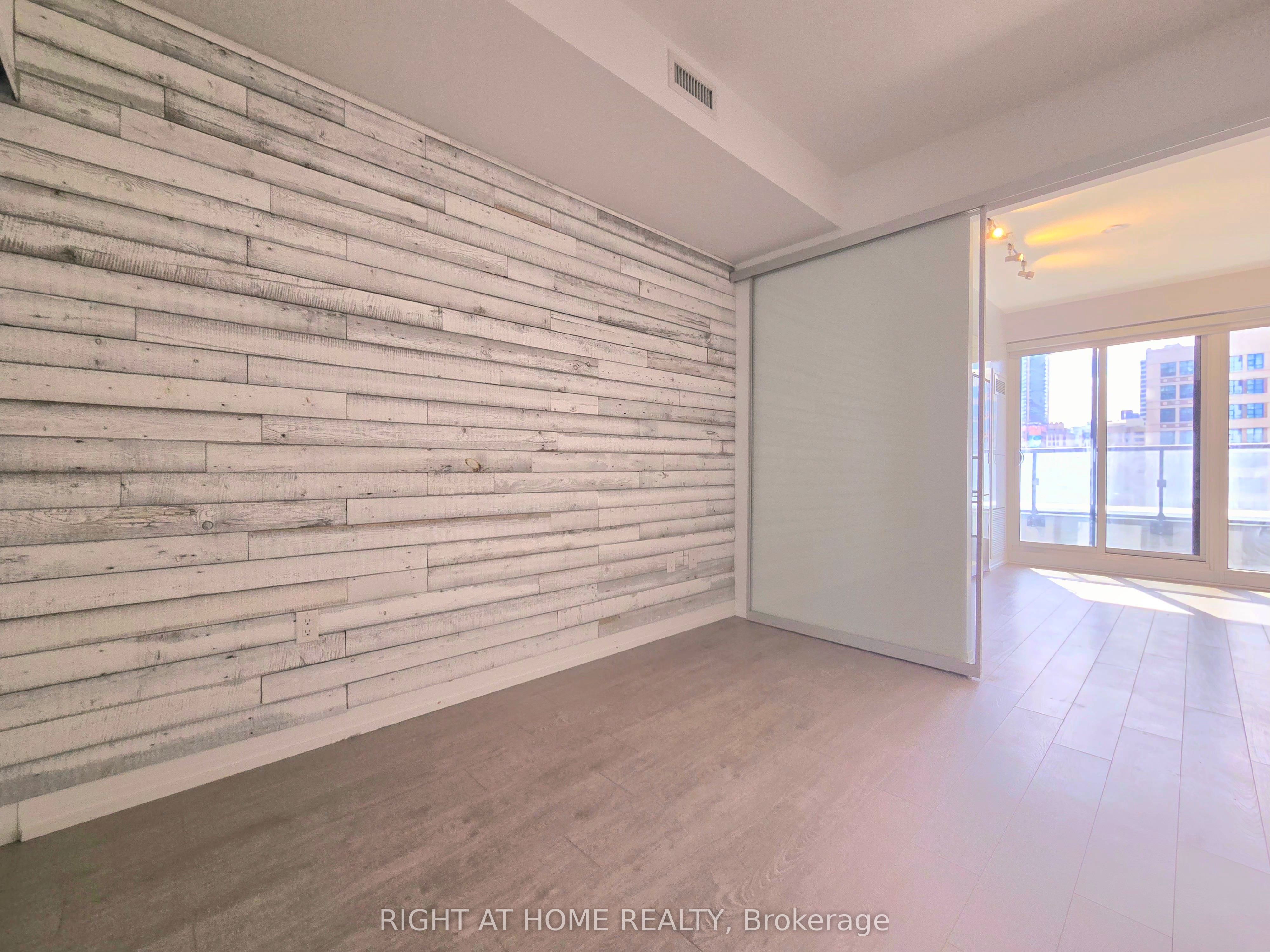 251 Jarvis Street 931 Property Photo 5