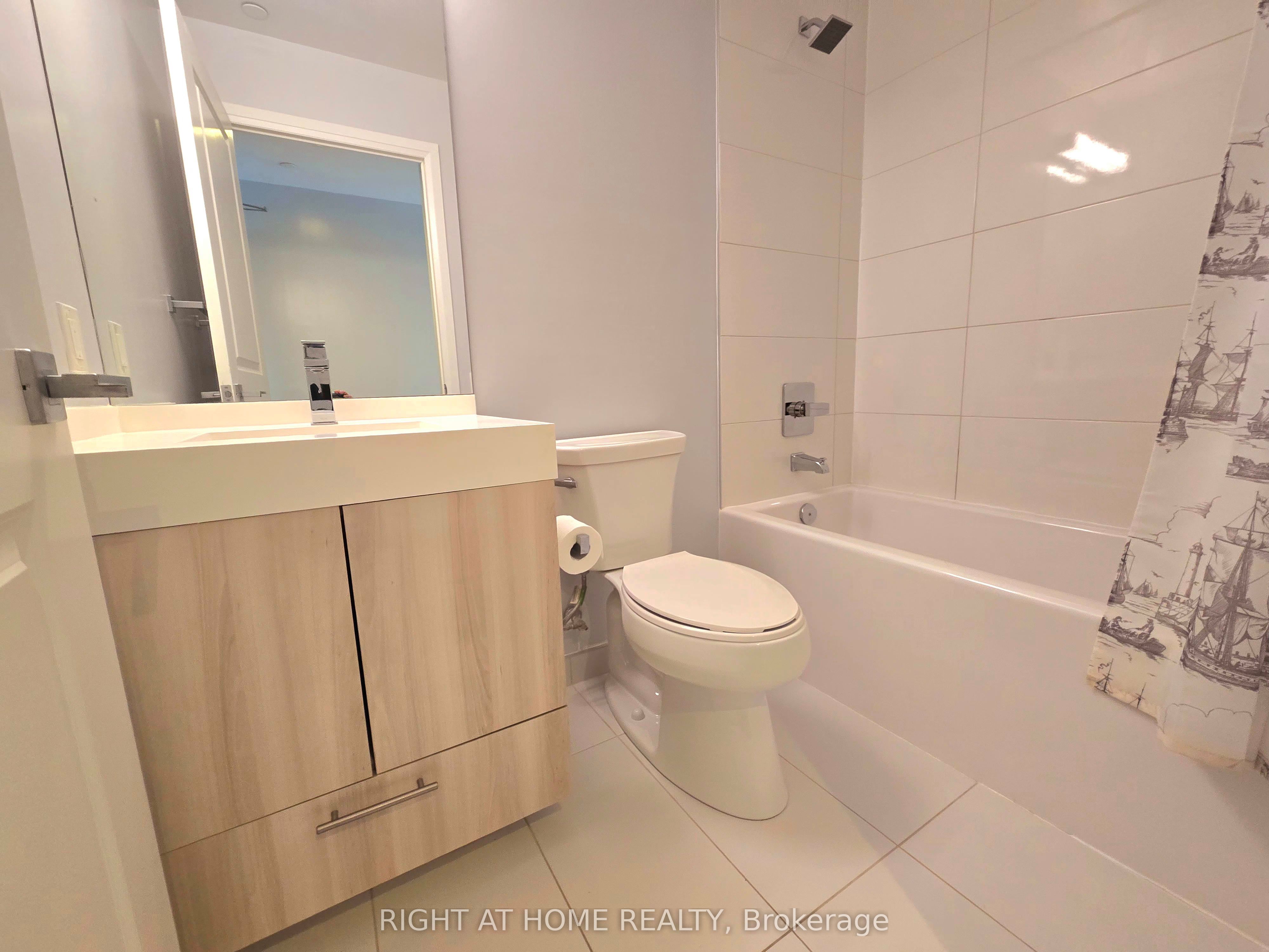 251 Jarvis Street 931 Property Photo 6