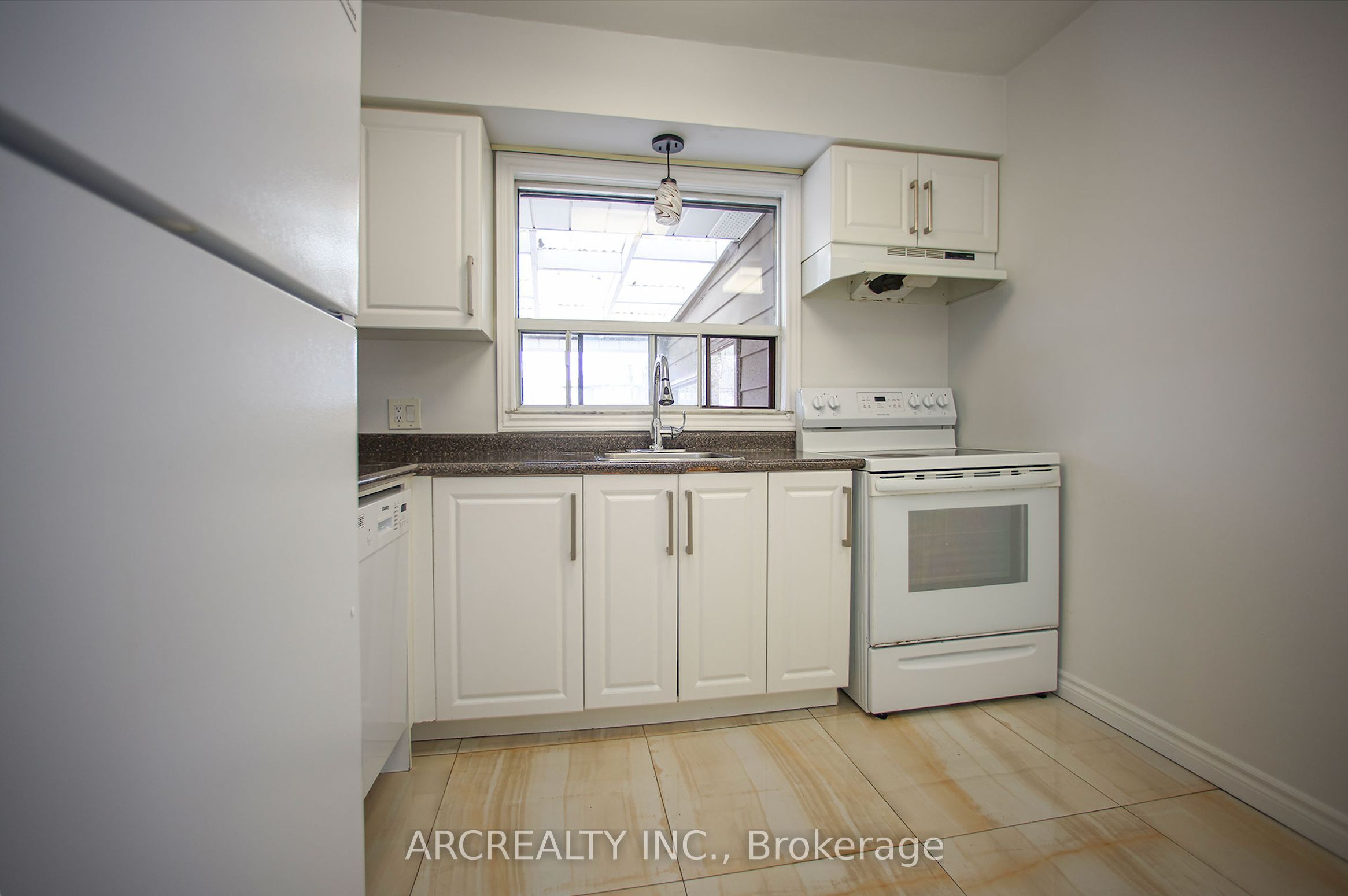 16 Faith Avenue Property Photo 11