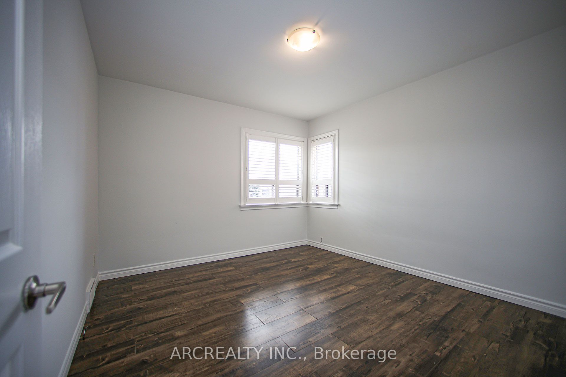 16 Faith Avenue Property Photo 18
