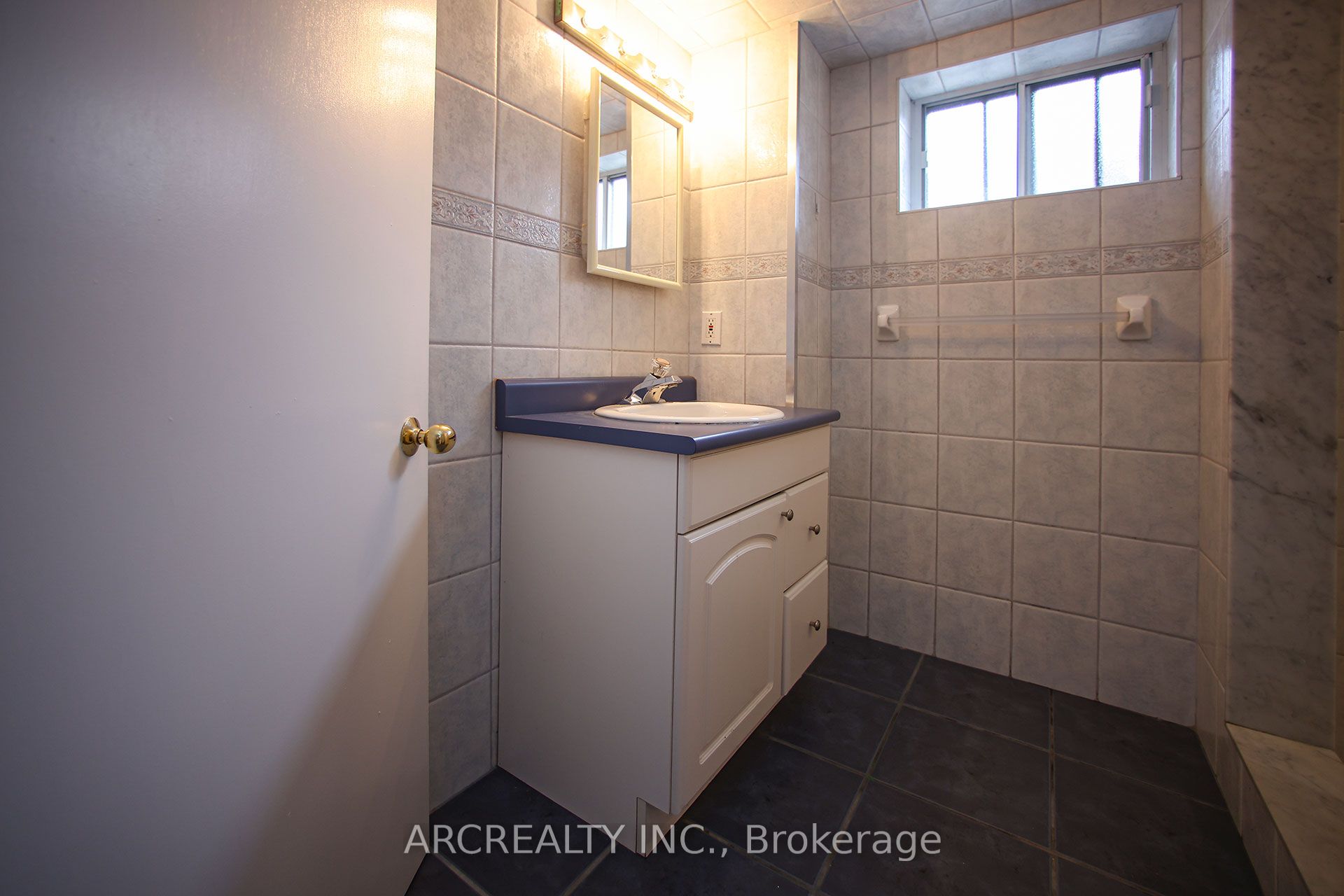 16 Faith Avenue Property Photo 32