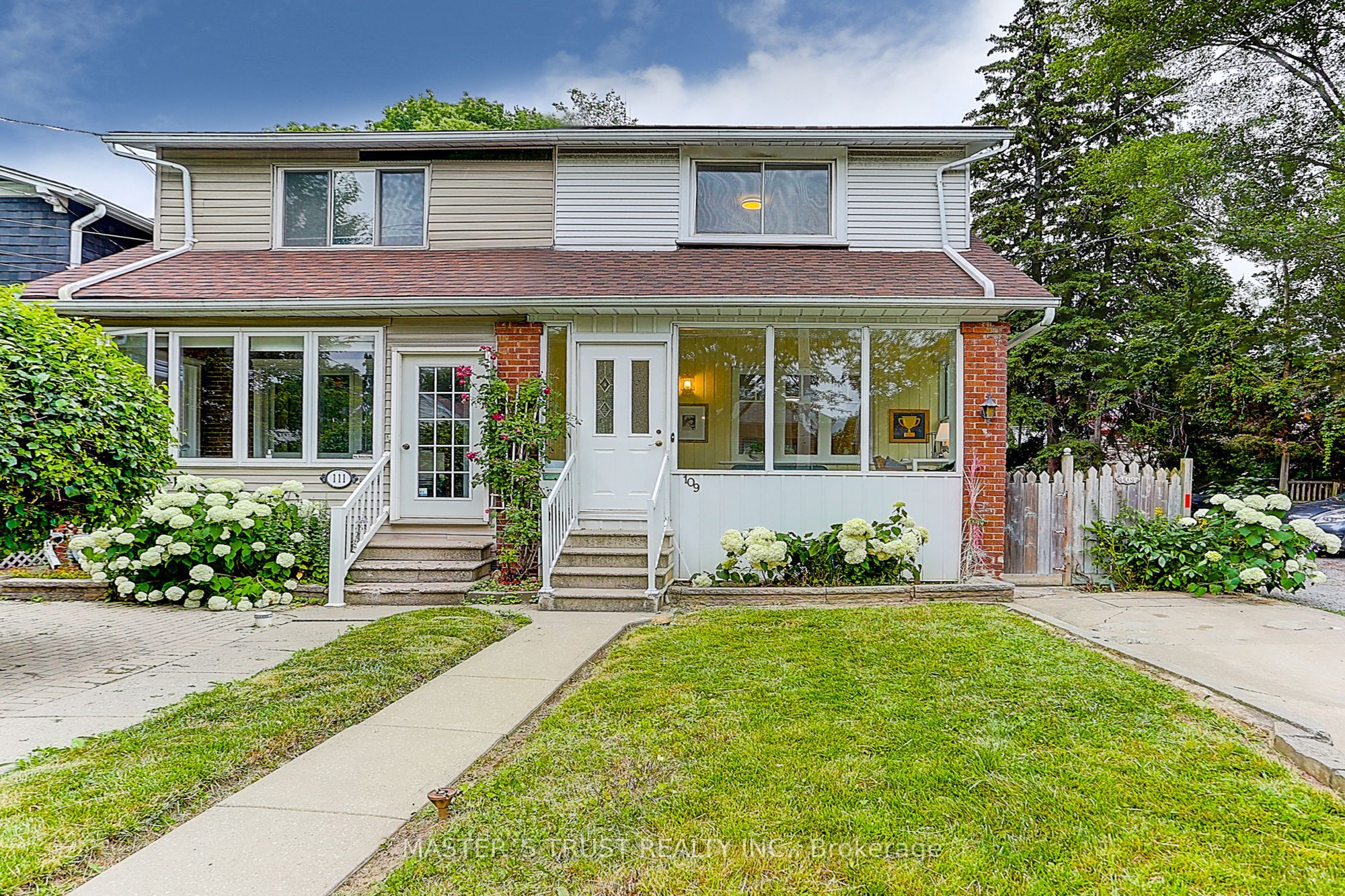 109 Edith Drive Property Photo 2