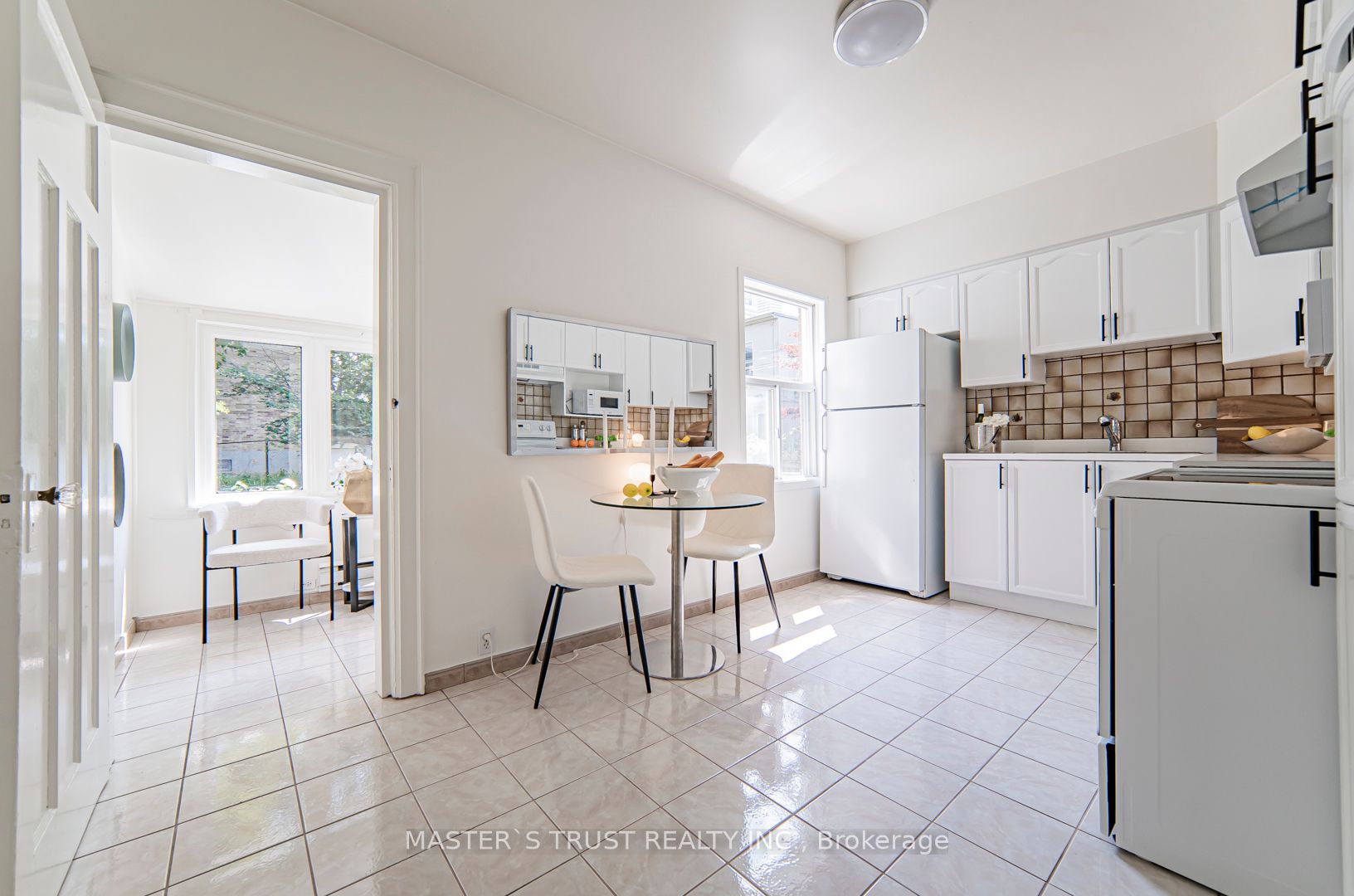109 Edith Drive Property Photo 7