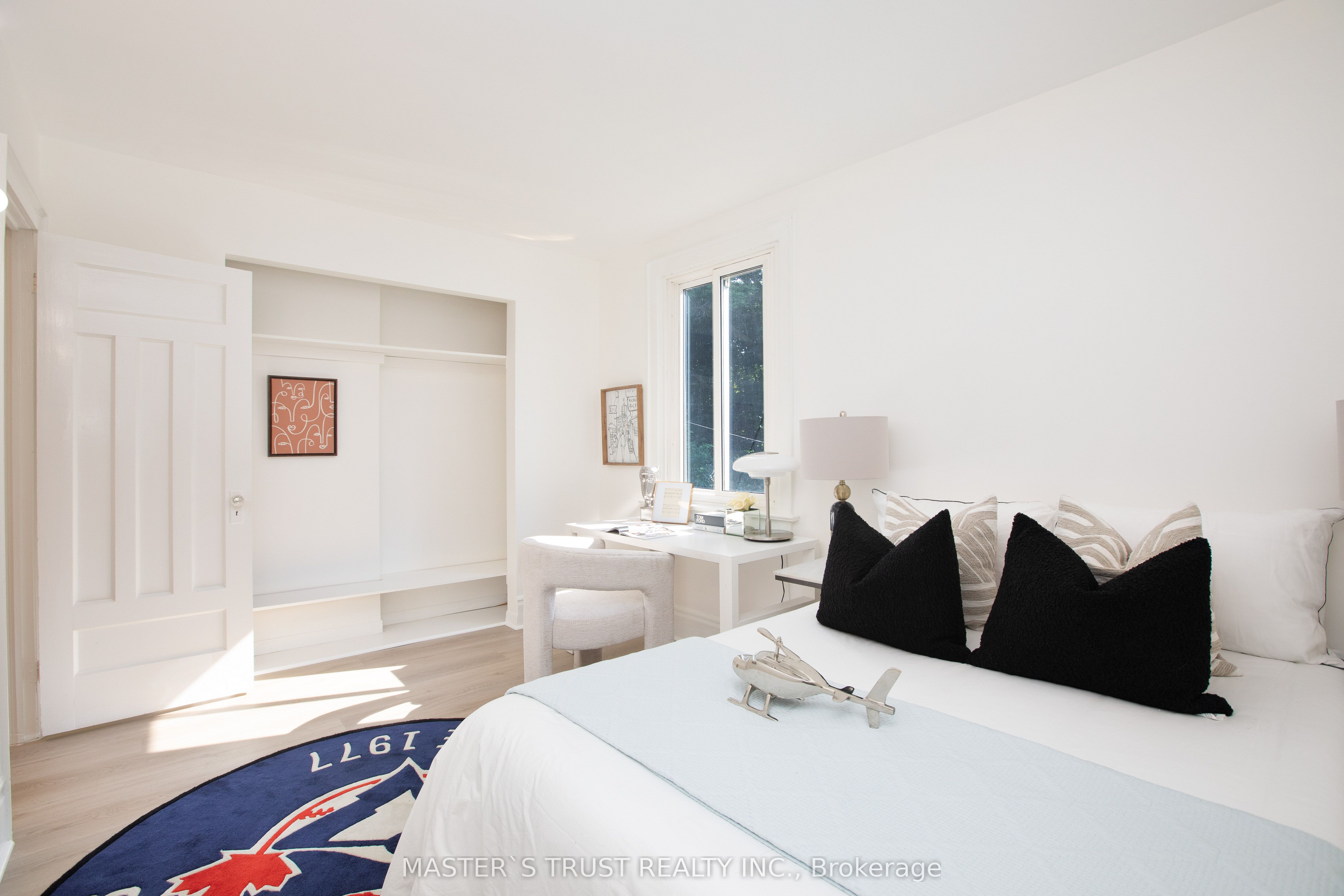 109 Edith Drive Property Photo 10