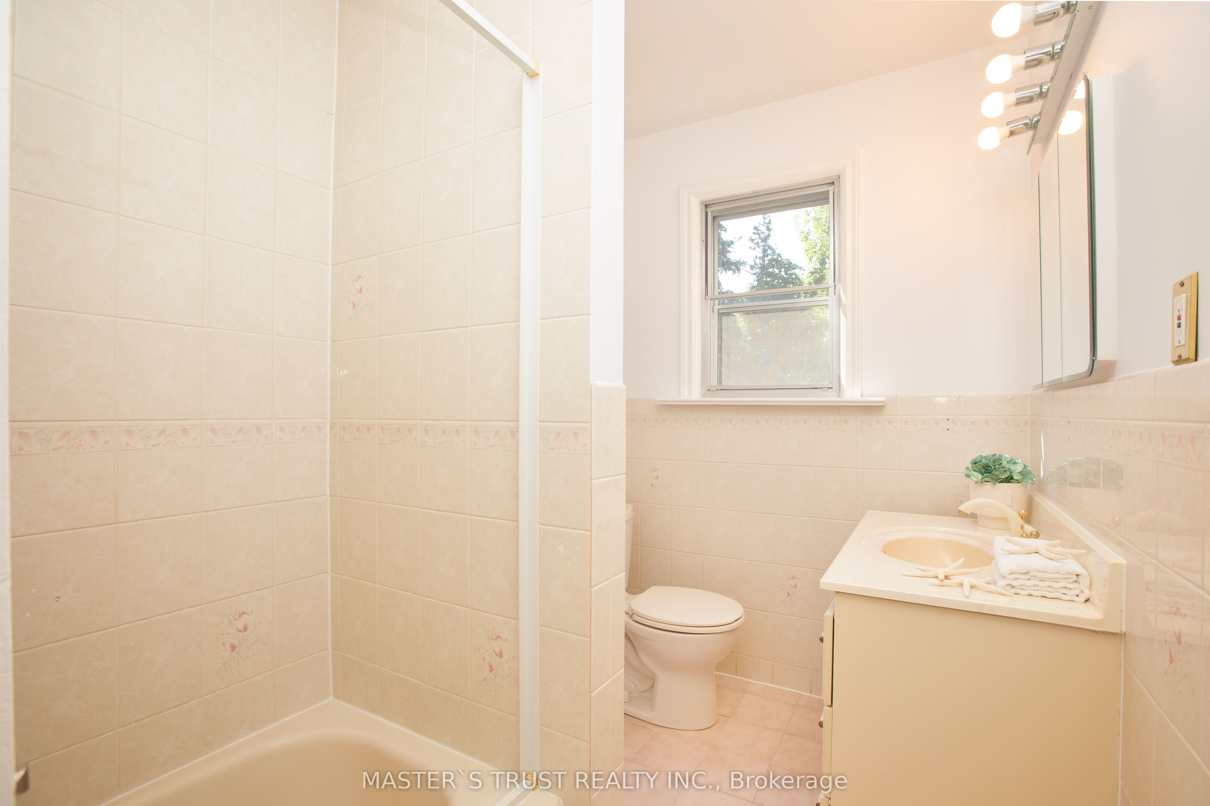 109 Edith Drive Property Photo 15