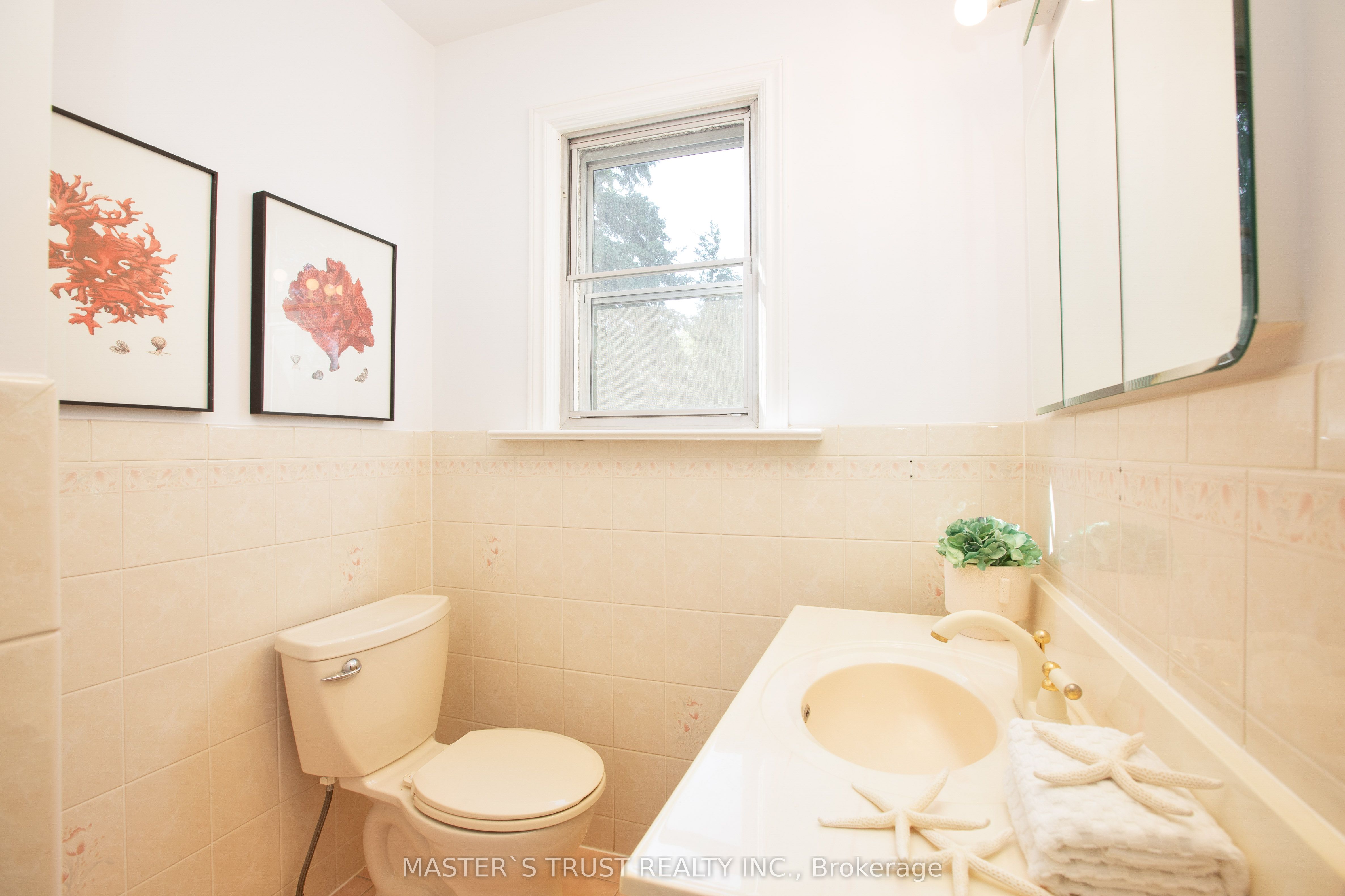 109 Edith Drive Property Photo 16