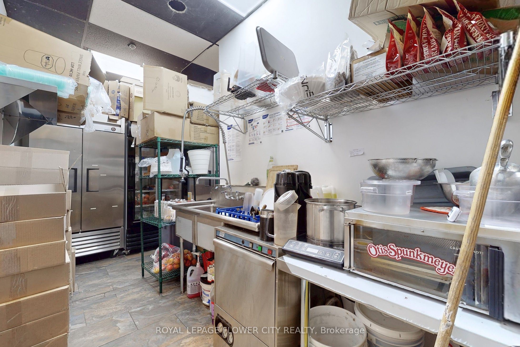 #104 - 320 Richmond Street Property Photo 23