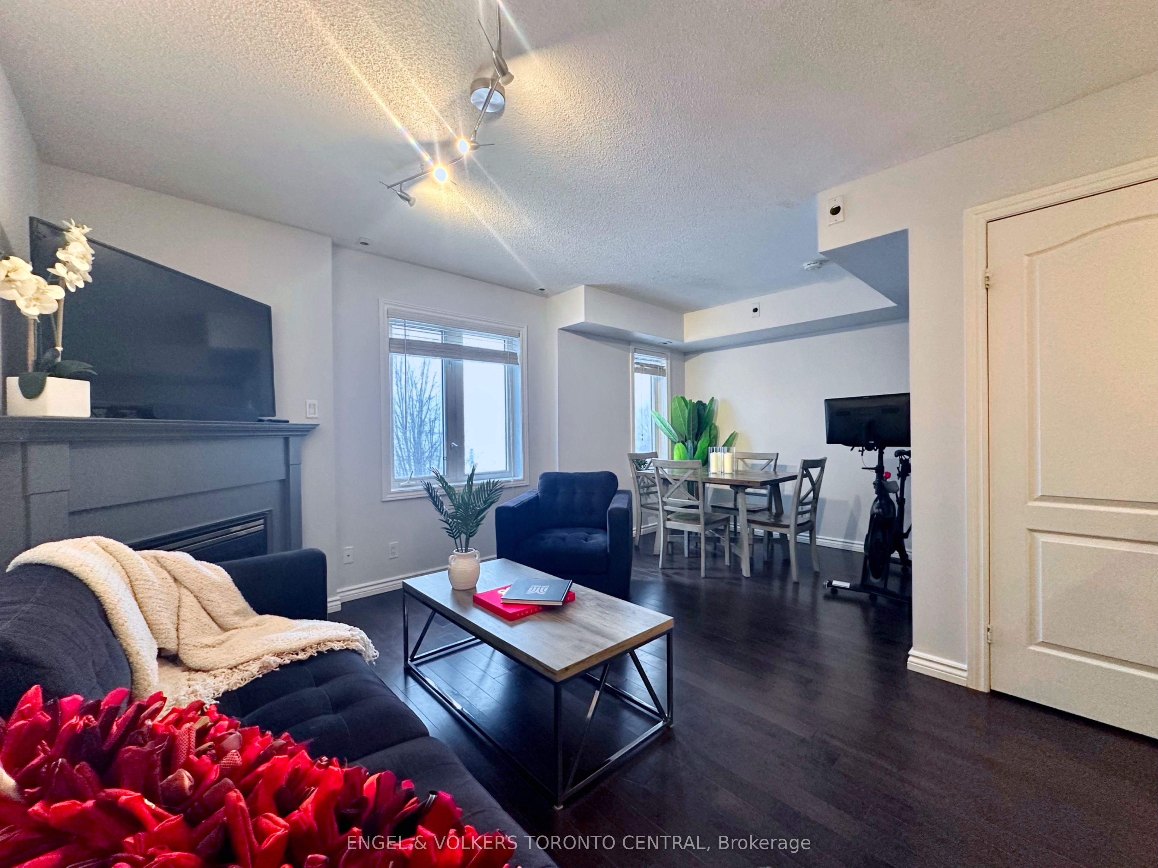 #603 - 12 Sudbury Street Property Photo 5