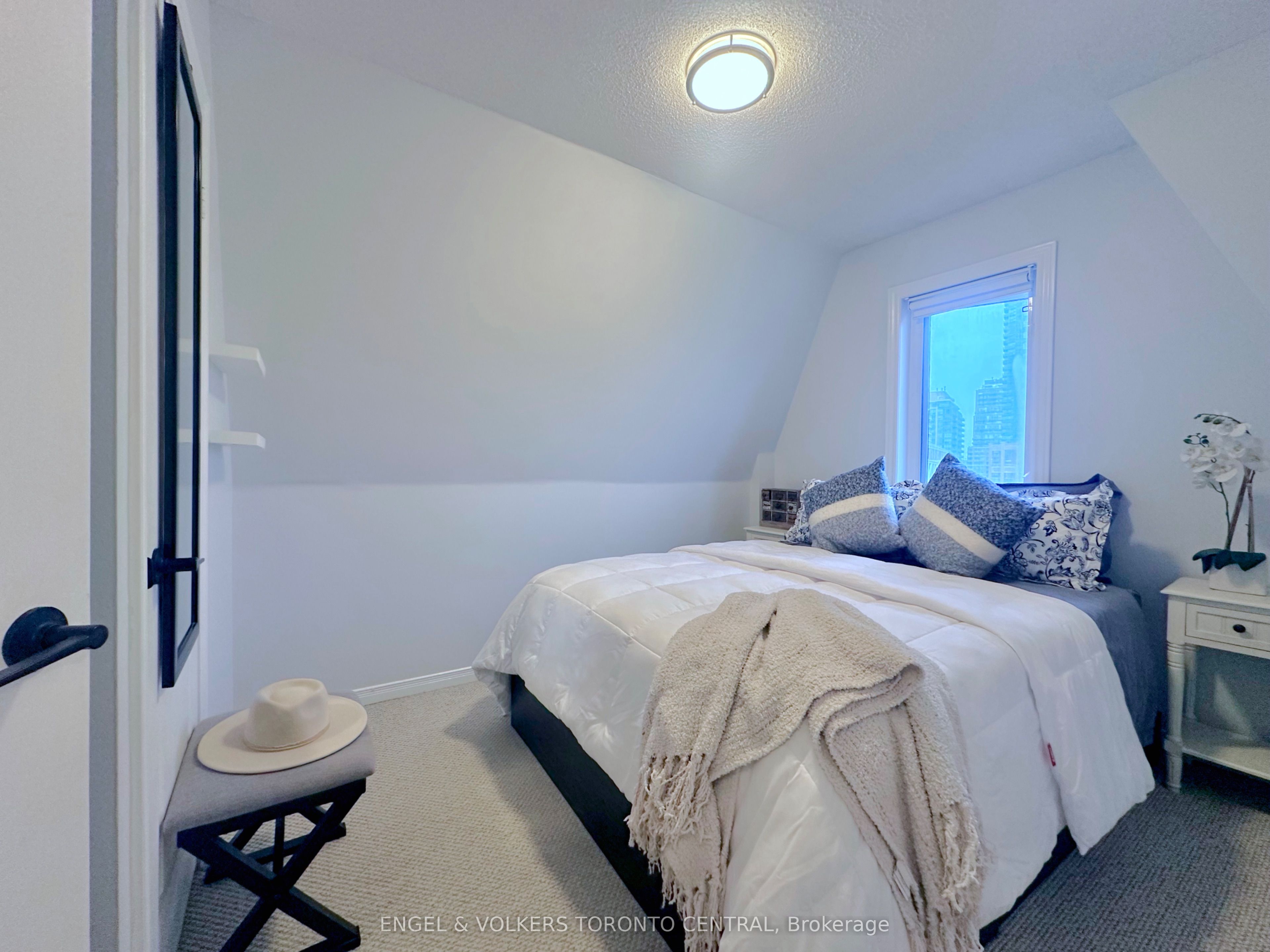 #603 - 12 Sudbury Street Property Photo 9