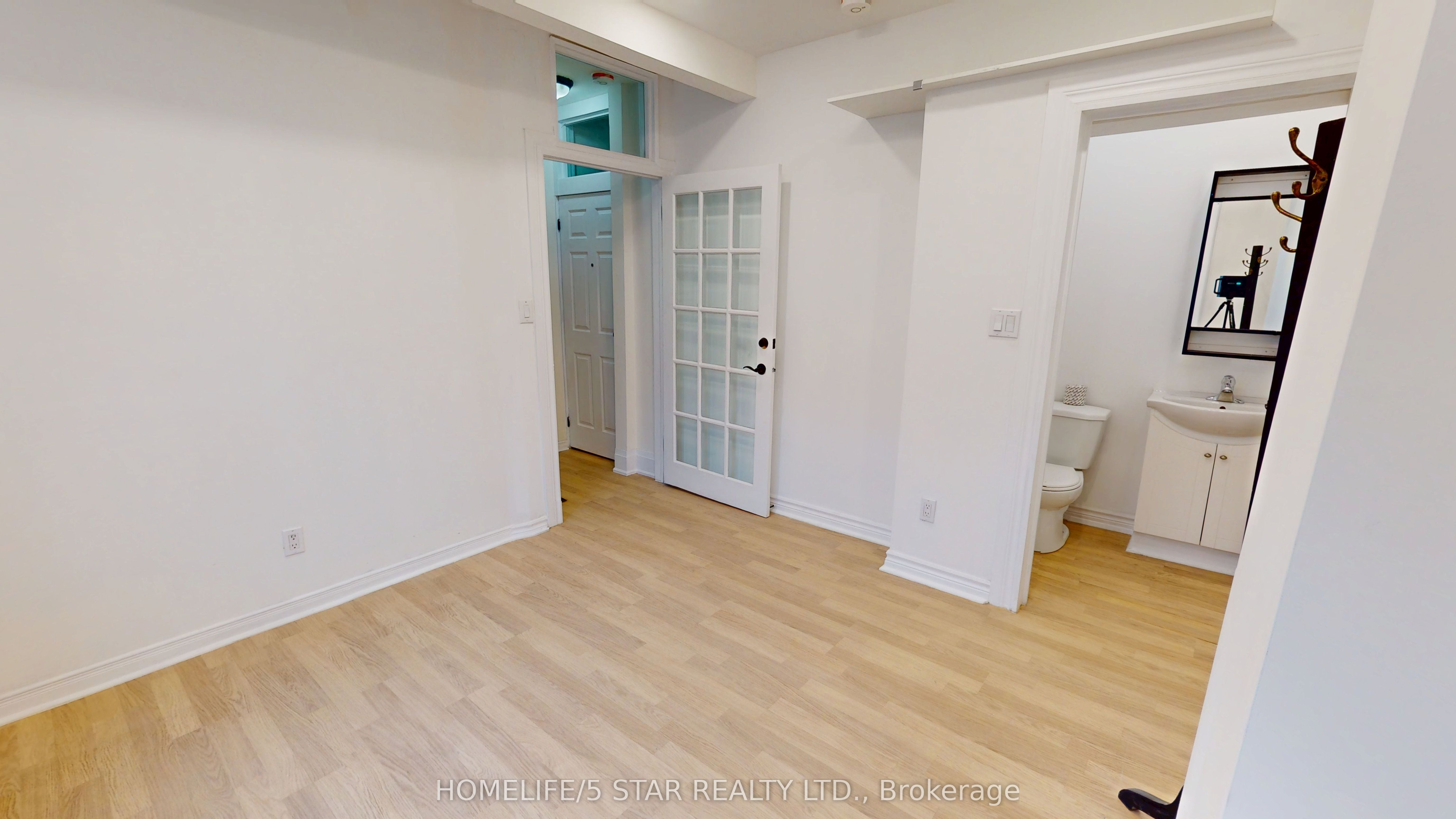 #commercial/office Unit - 175 Harbord Street Property Photo 5