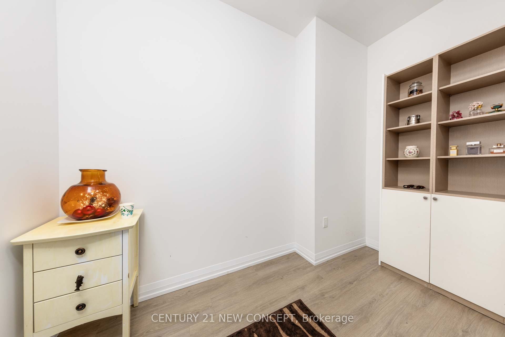 25 Holly Street 1503 Property Photo 4